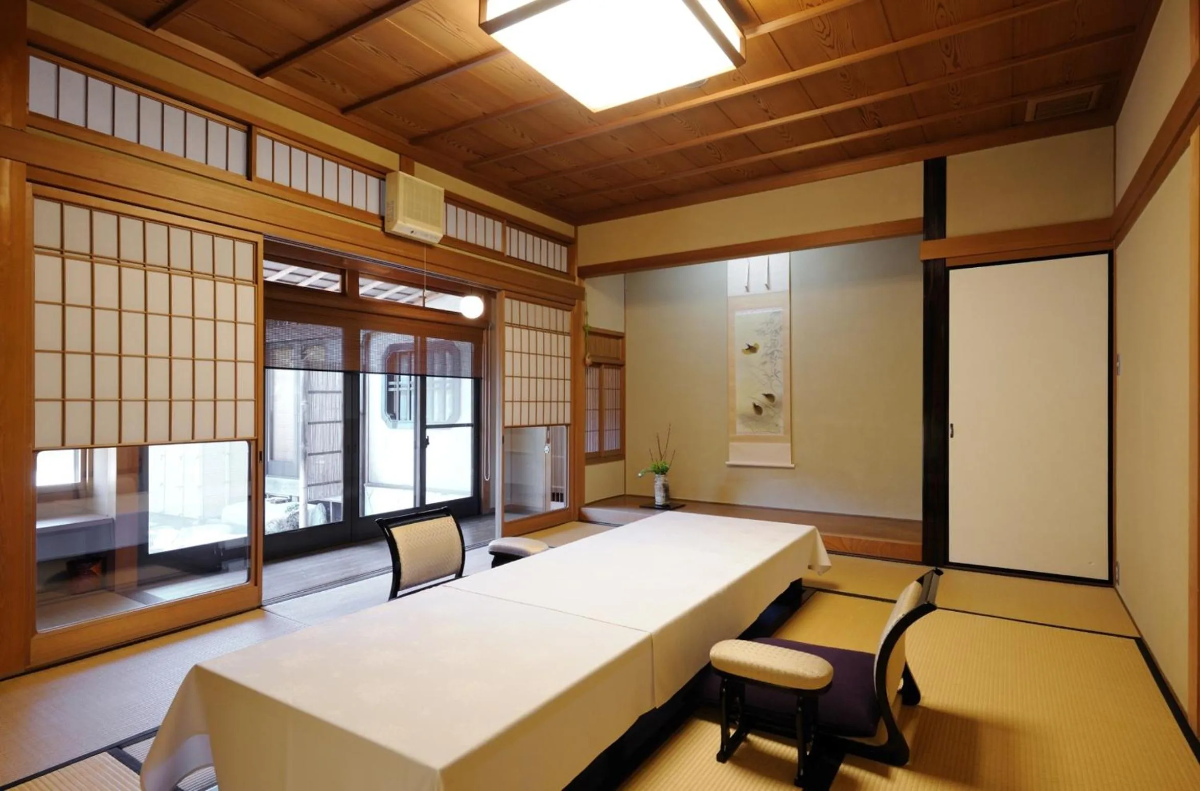 Photo of the whole room in Ryoutei Ryokan Yasui