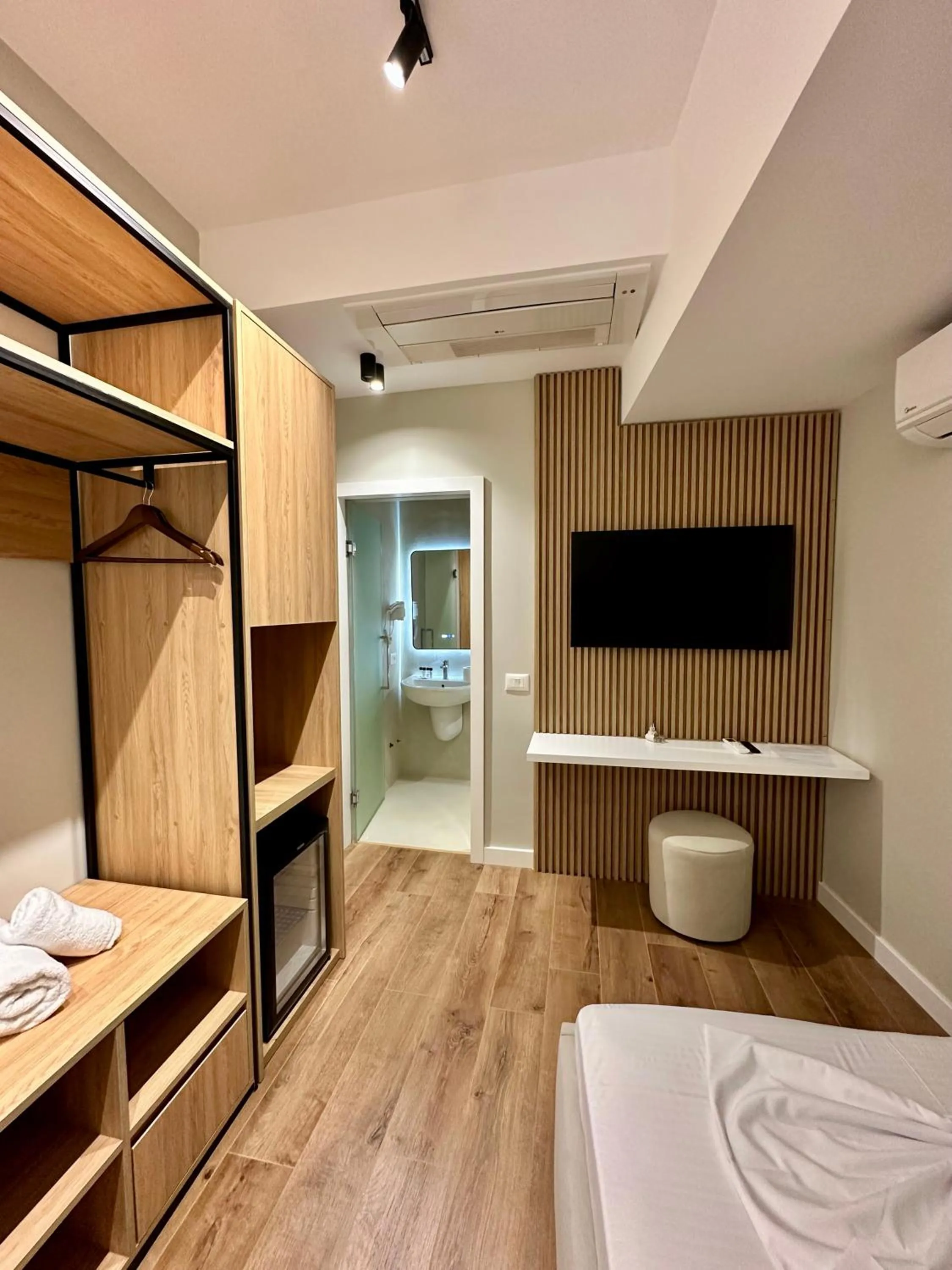 Bed in Hotel Relax City Center