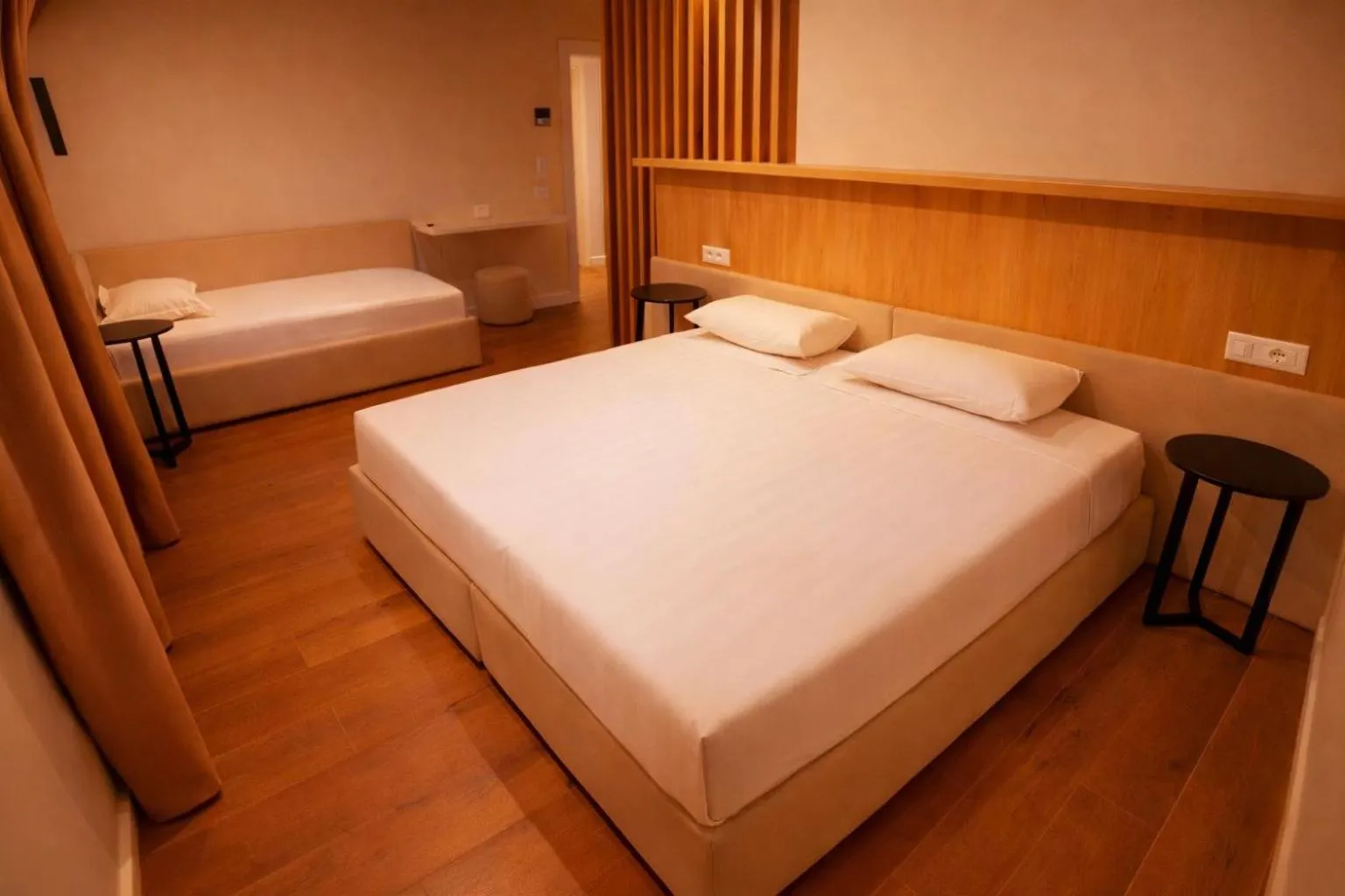 Bed in Hotel Relax City Center