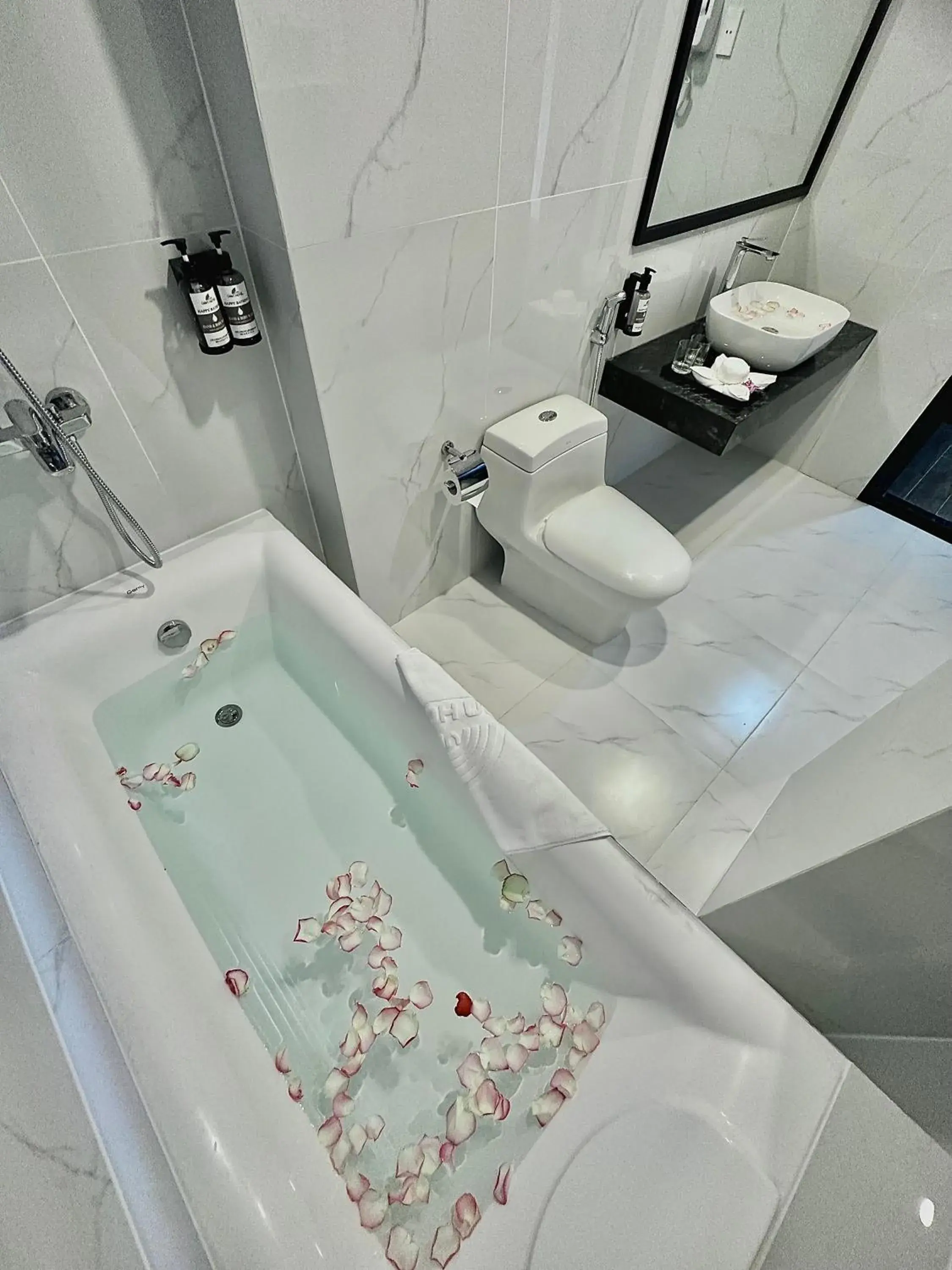 Bathroom in ViAn Hotel And Spa Danang Bathroom in ViAn Hotel And Spa Danang