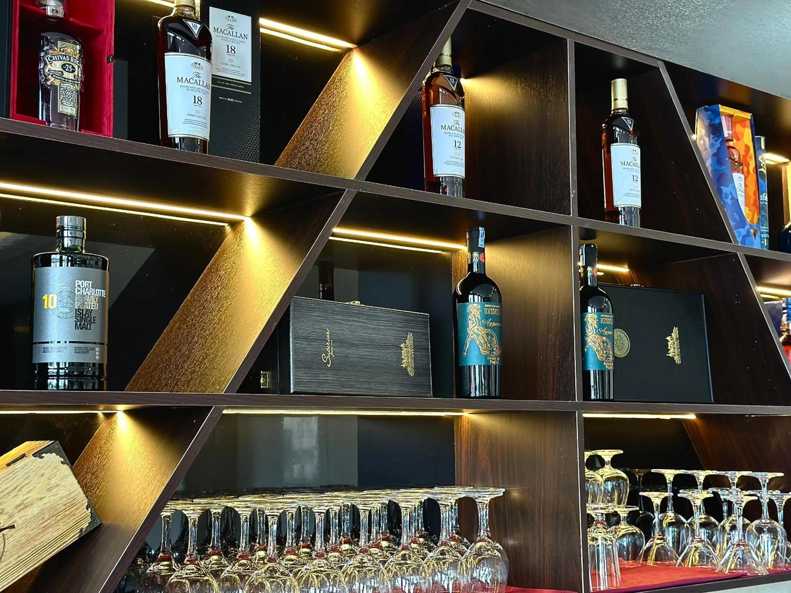 Lounge or bar in ViAn Hotel And Spa Danang