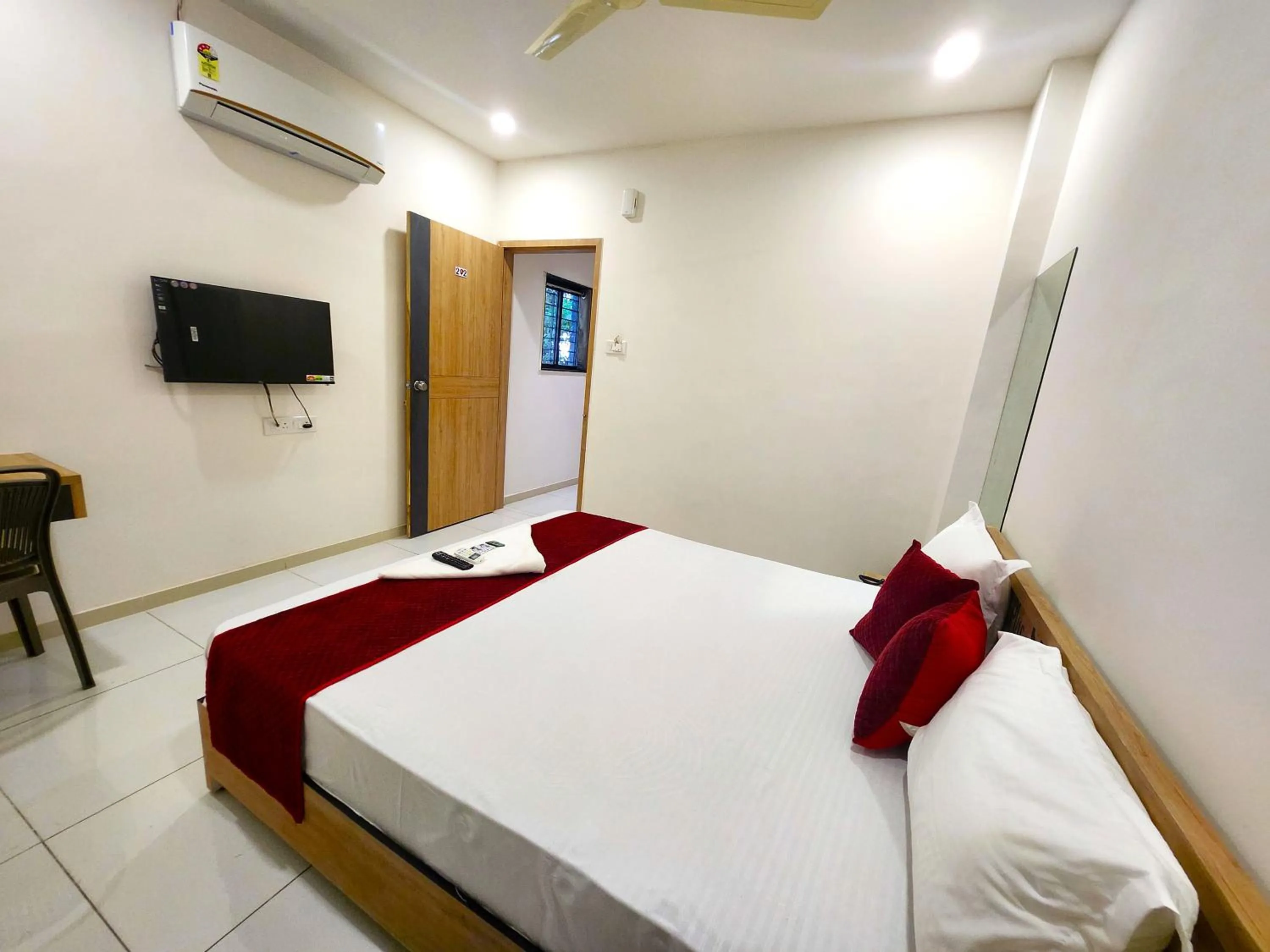 Bedroom, Bed in Hotel Near Me, Rajkot