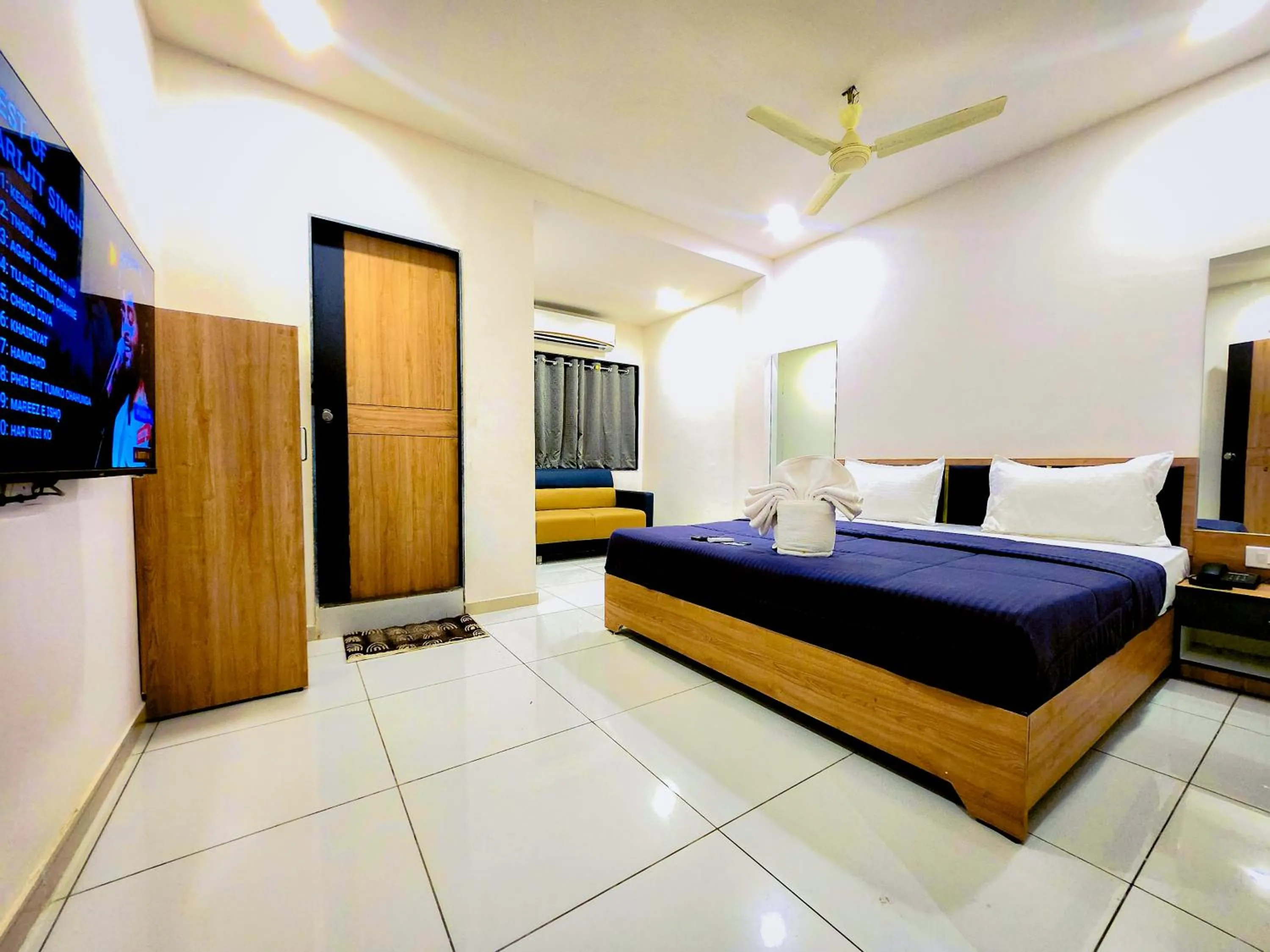 Bed in Hotel Near Me, Rajkot