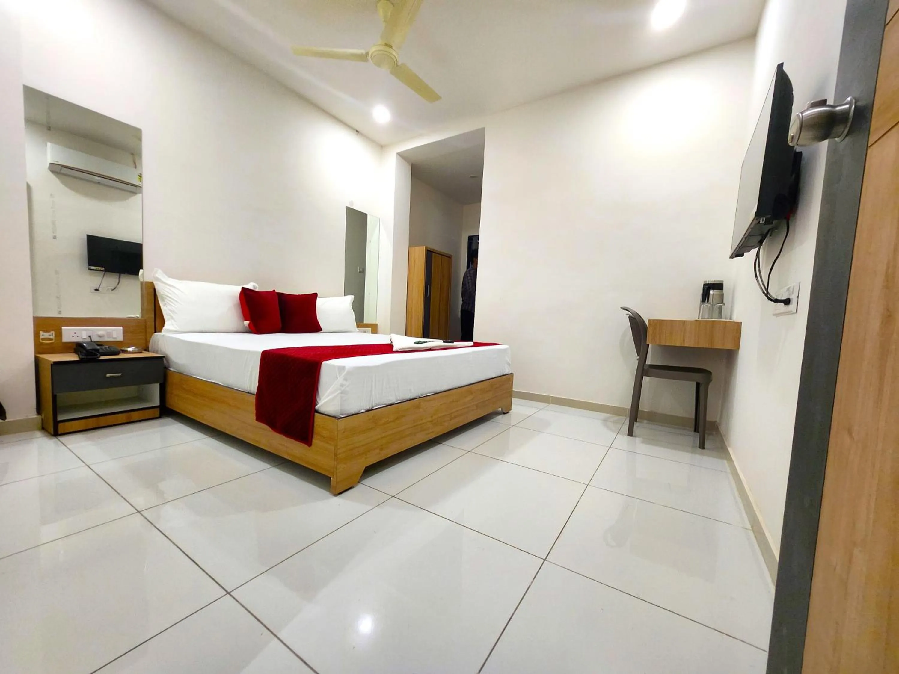 Bedroom, Bed in Hotel Near Me, Rajkot