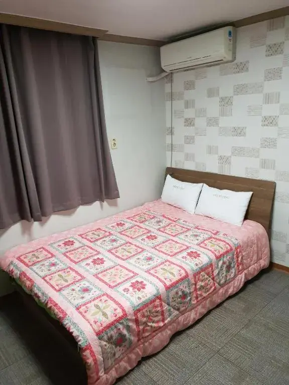 Double Room in Nabizam Motel Double Room in Nabizam Motel