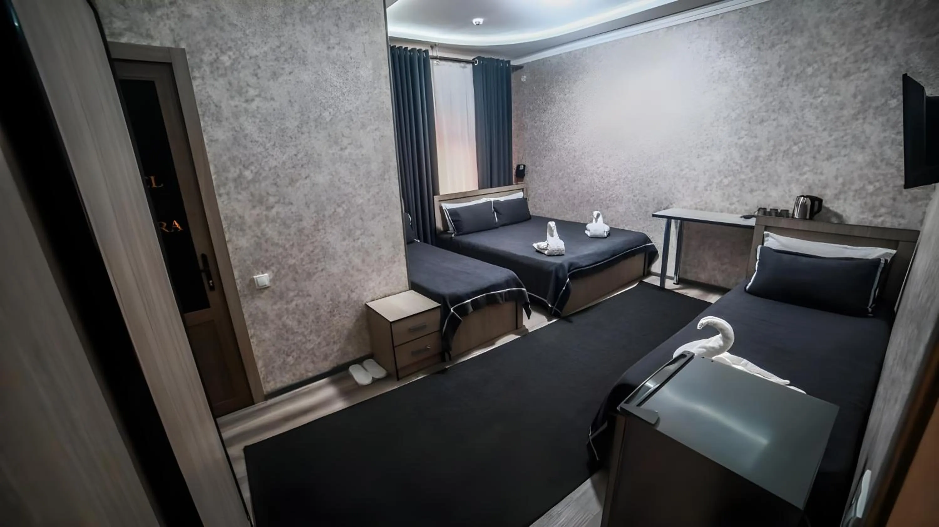 Photo of the whole room in Hotel Madera