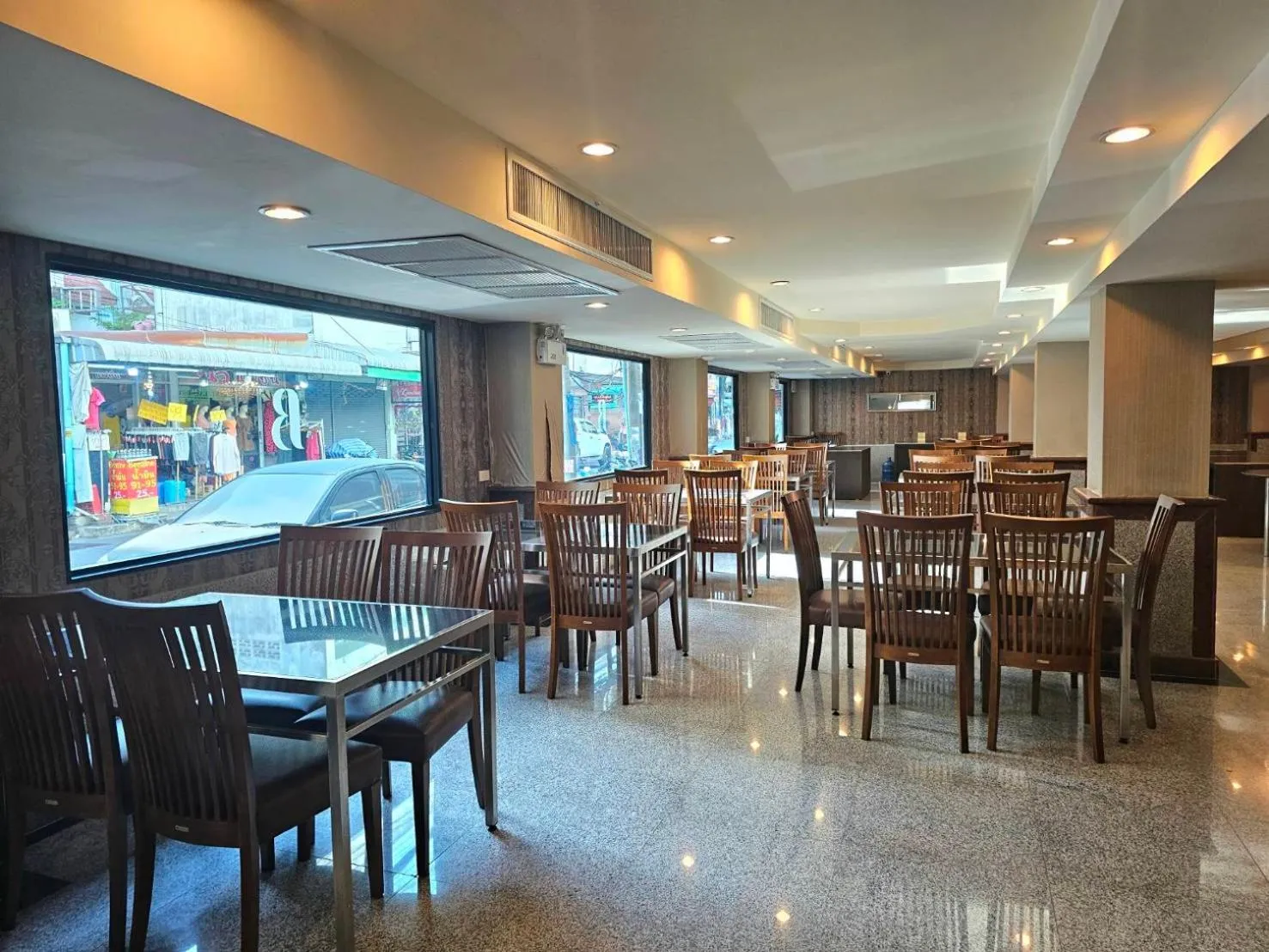 Restaurant/places to eat in Boutique Bravo Hotel