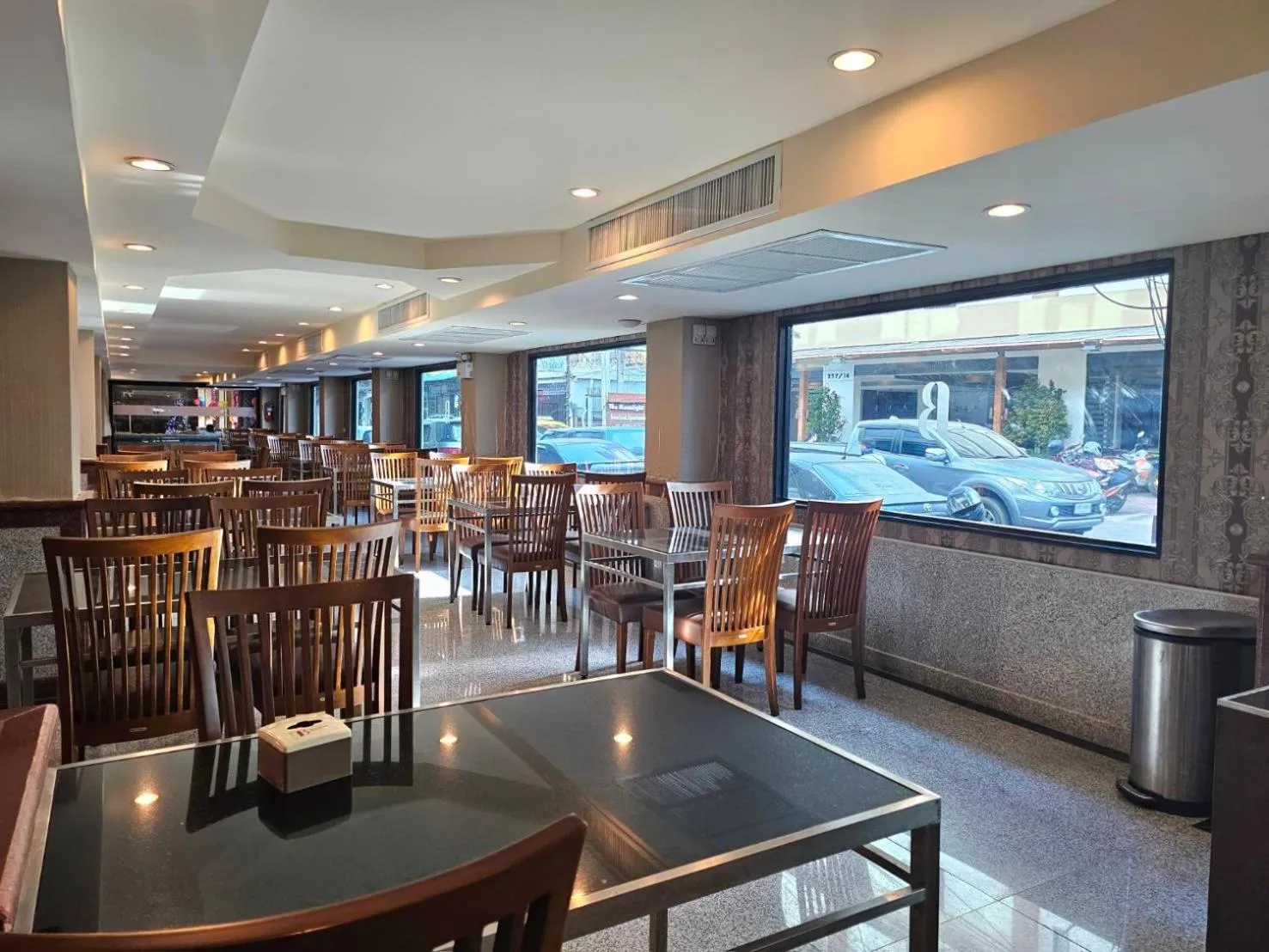 Restaurant/places to eat in Boutique Bravo Hotel