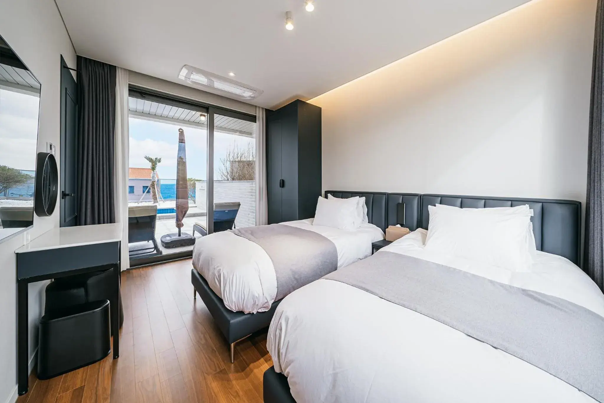 Bed in Ddosi Aewol Pool Villa Bed in Ddosi Aewol Pool Villa