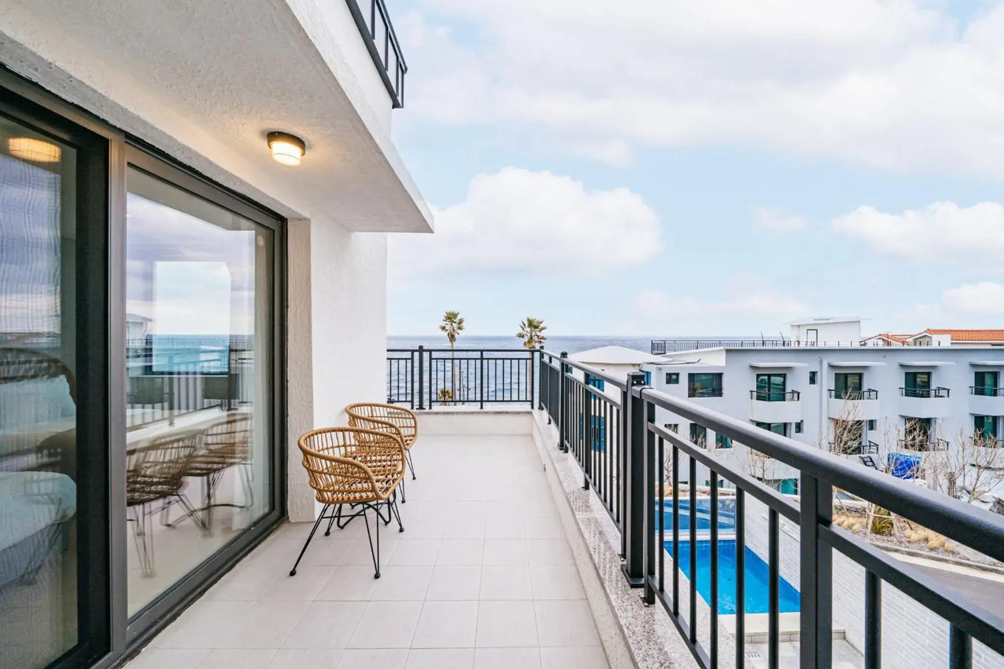 Property building in Ddosi Aewol Pool Villa Property building in Ddosi Aewol Pool Villa