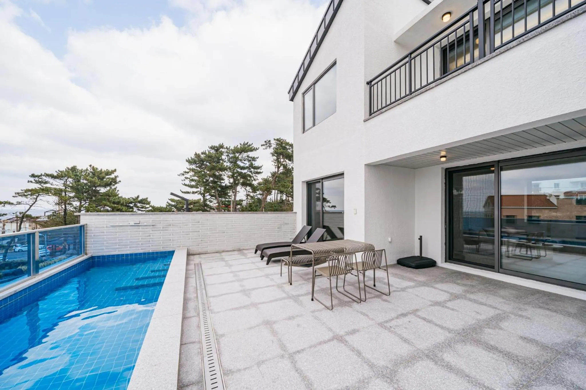 Property building in Ddosi Aewol Pool Villa