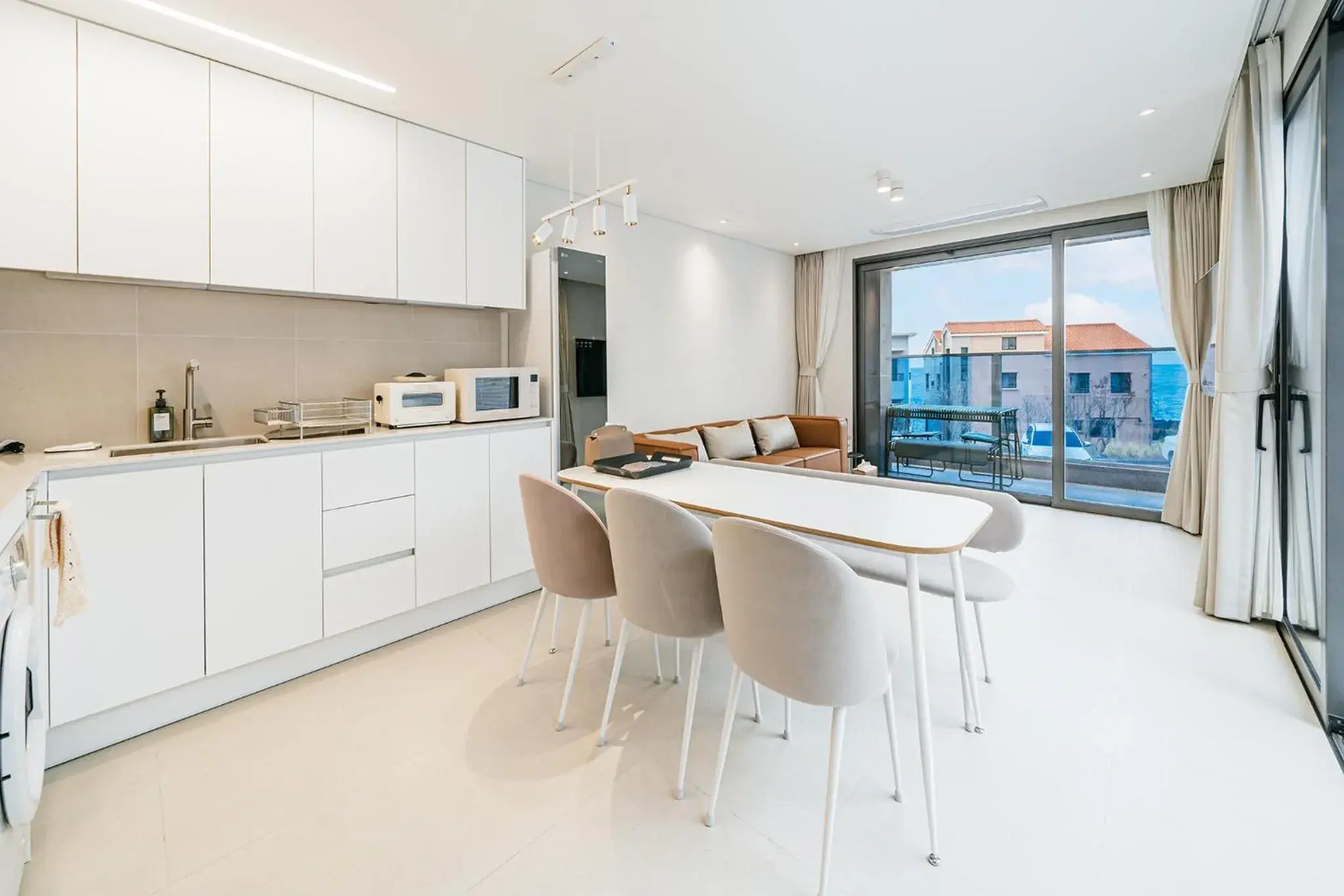 Pool view in Ddosi Aewol Pool Villa Pool view in Ddosi Aewol Pool Villa