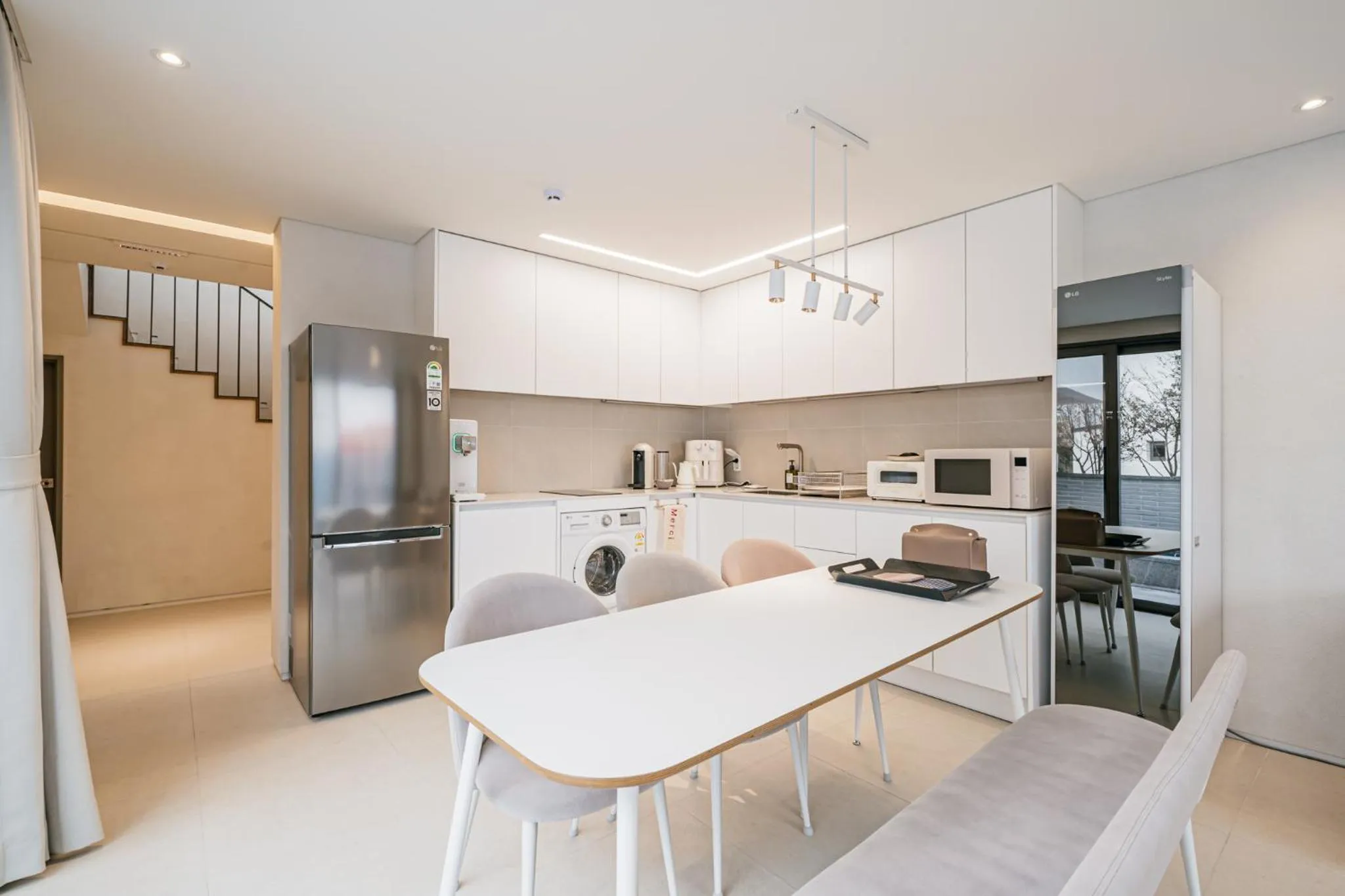 Coffee/tea facilities in Ddosi Aewol Pool Villa