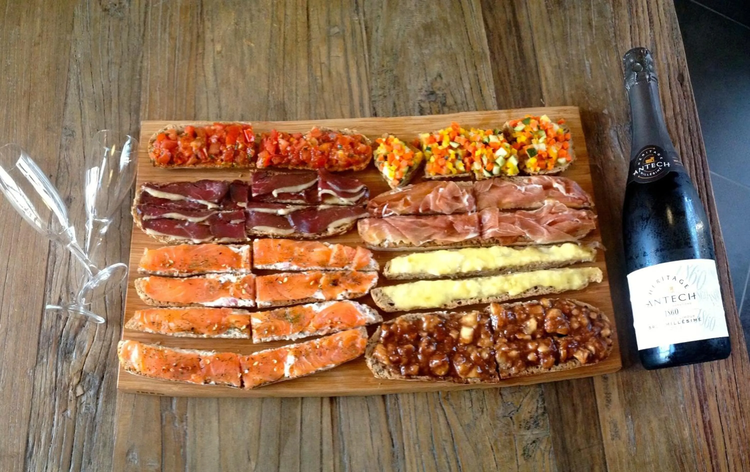 Food and drinks in Les Cabanes Dans Les Bois Logis Hôtel