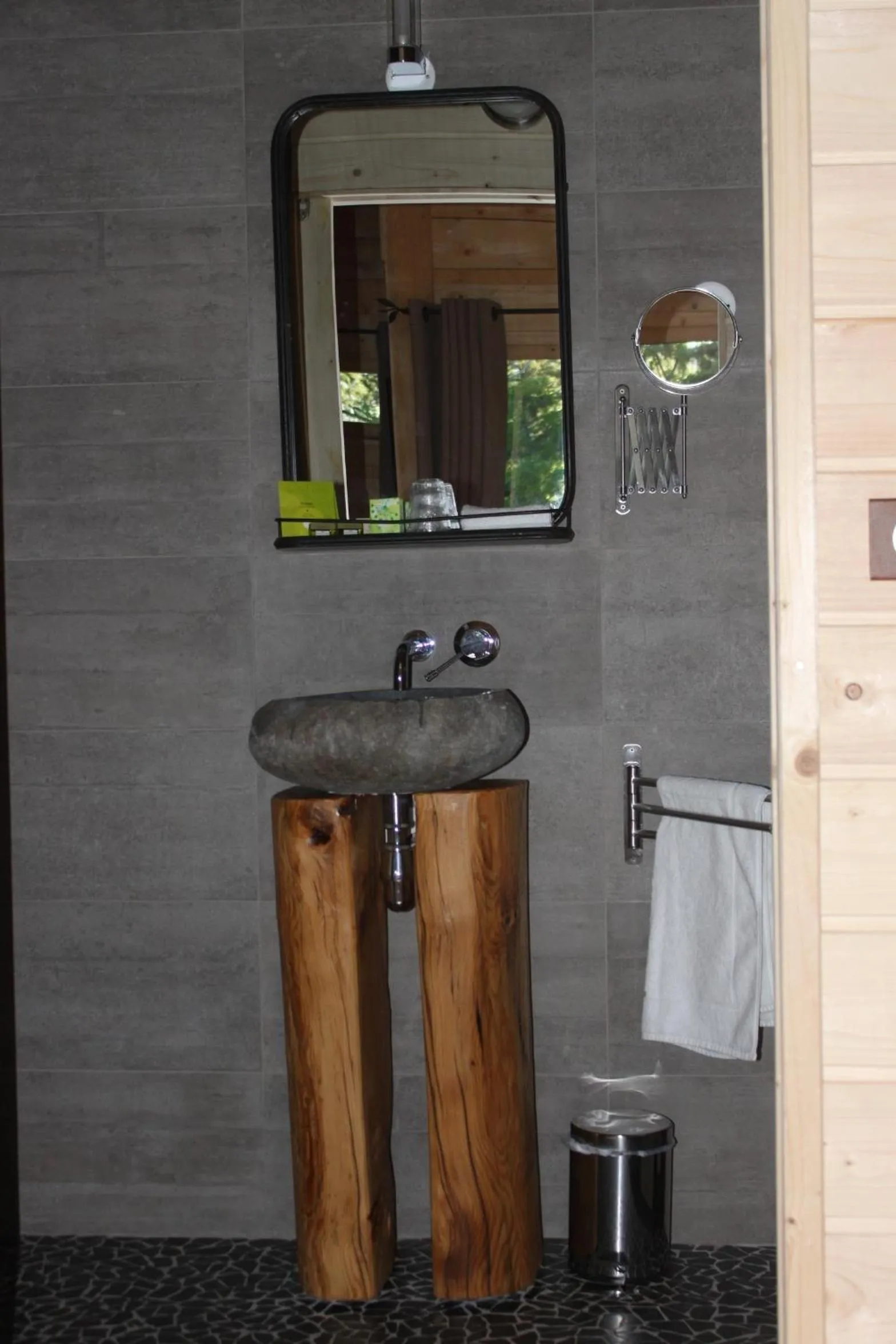 Bathroom in Les Cabanes Dans Les Bois Logis Hôtel