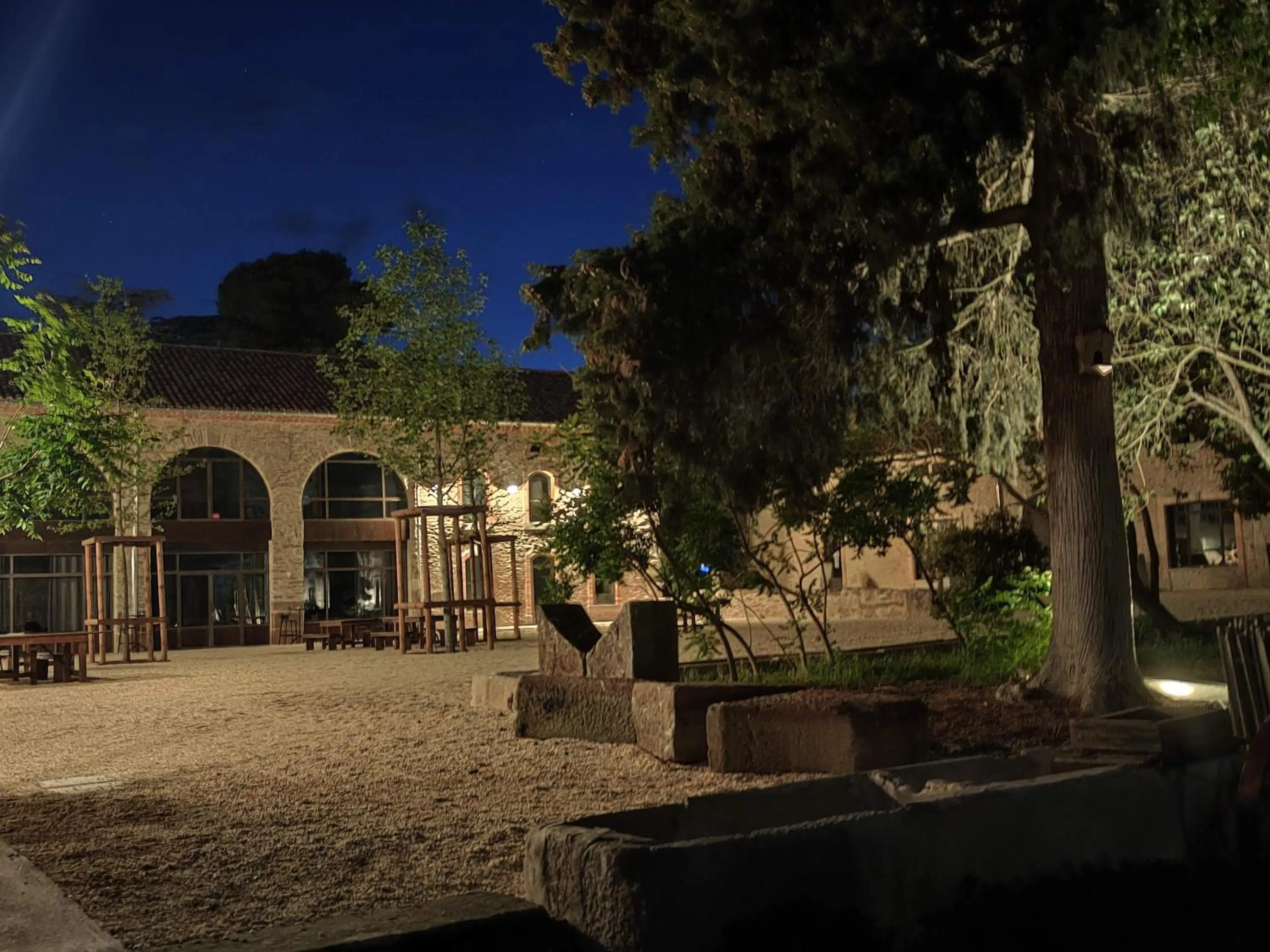 Property building in Les Cabanes Dans Les Bois Logis Hôtel