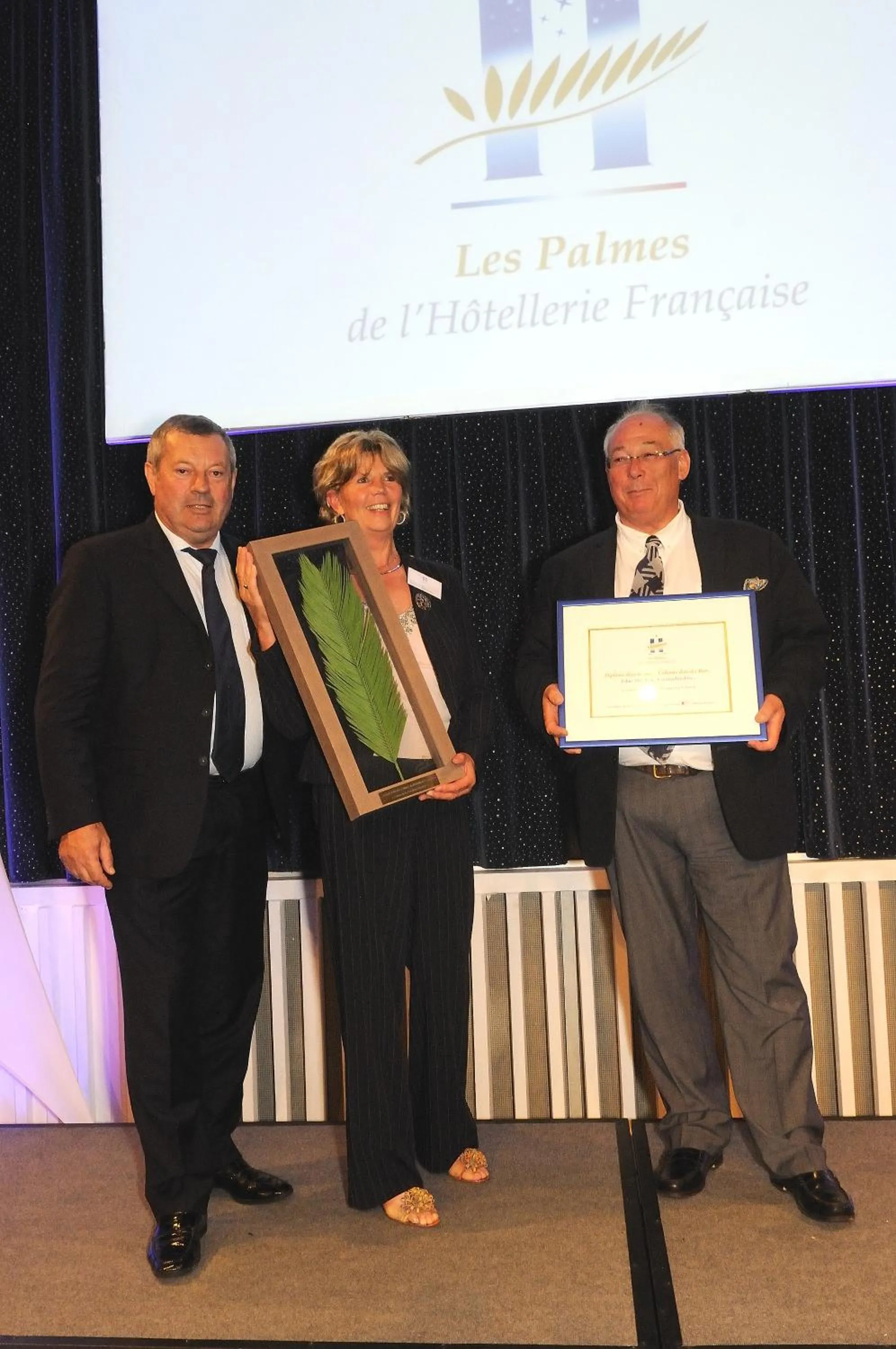 Certificate/Award in Les Cabanes Dans Les Bois Logis Hôtel