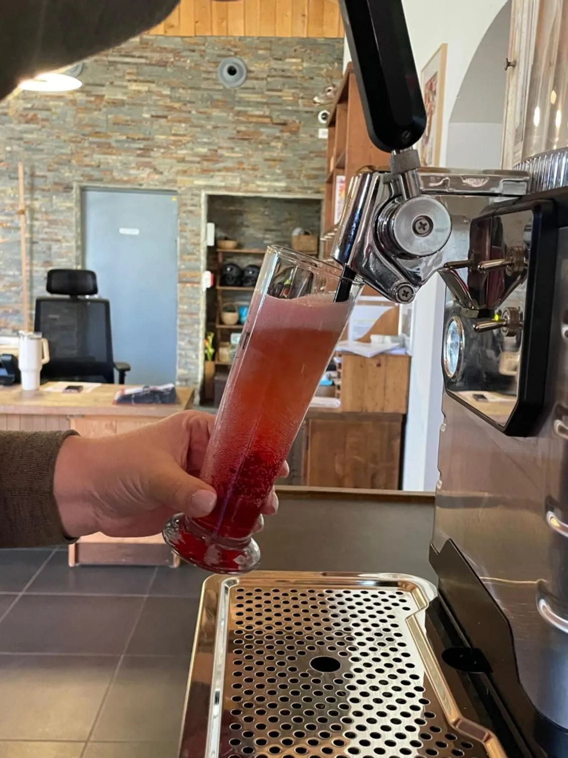 Lounge or bar in Les Cabanes Dans Les Bois Logis Hôtel