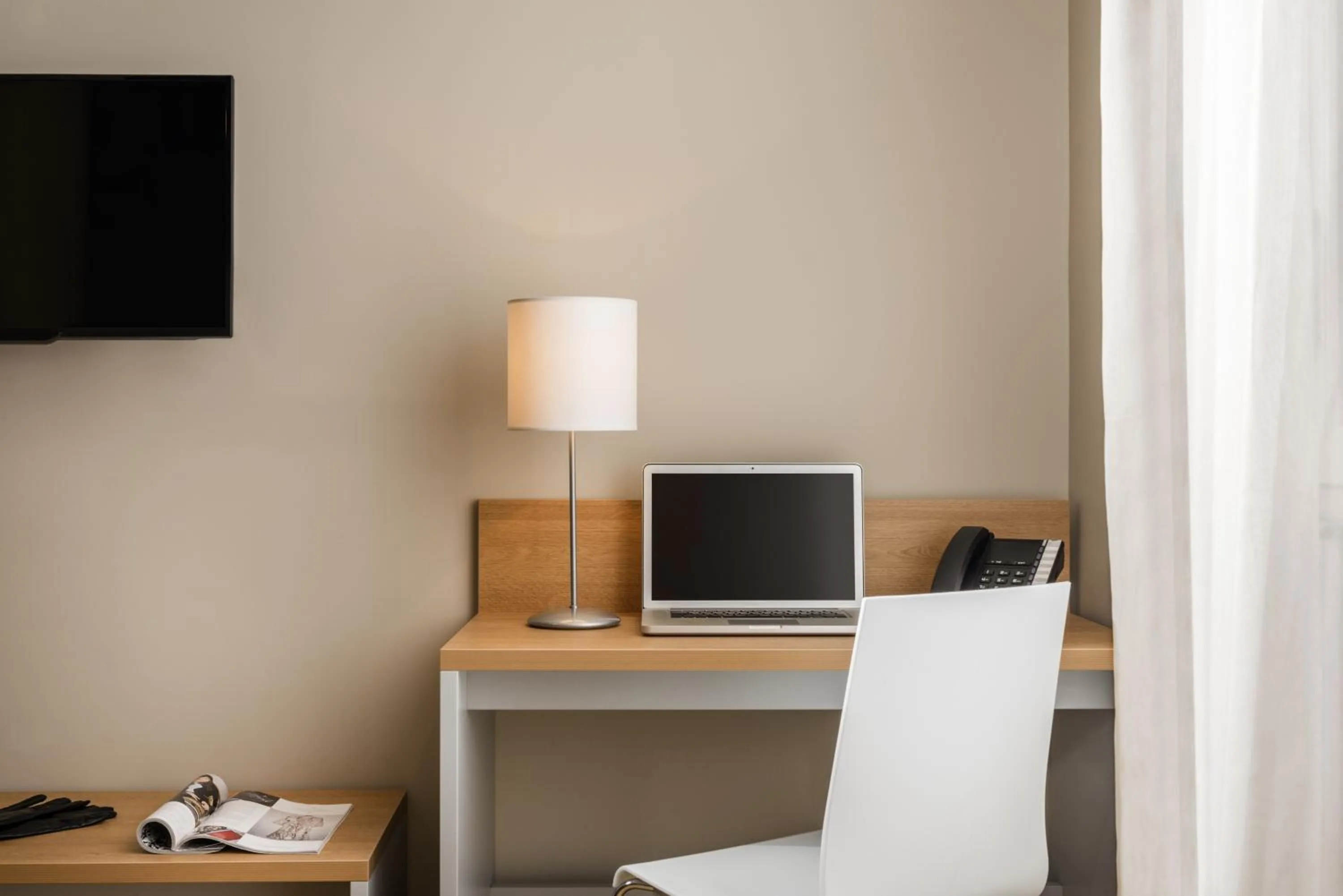 TV and multimedia in Aparthotel Adagio Access Dijon République