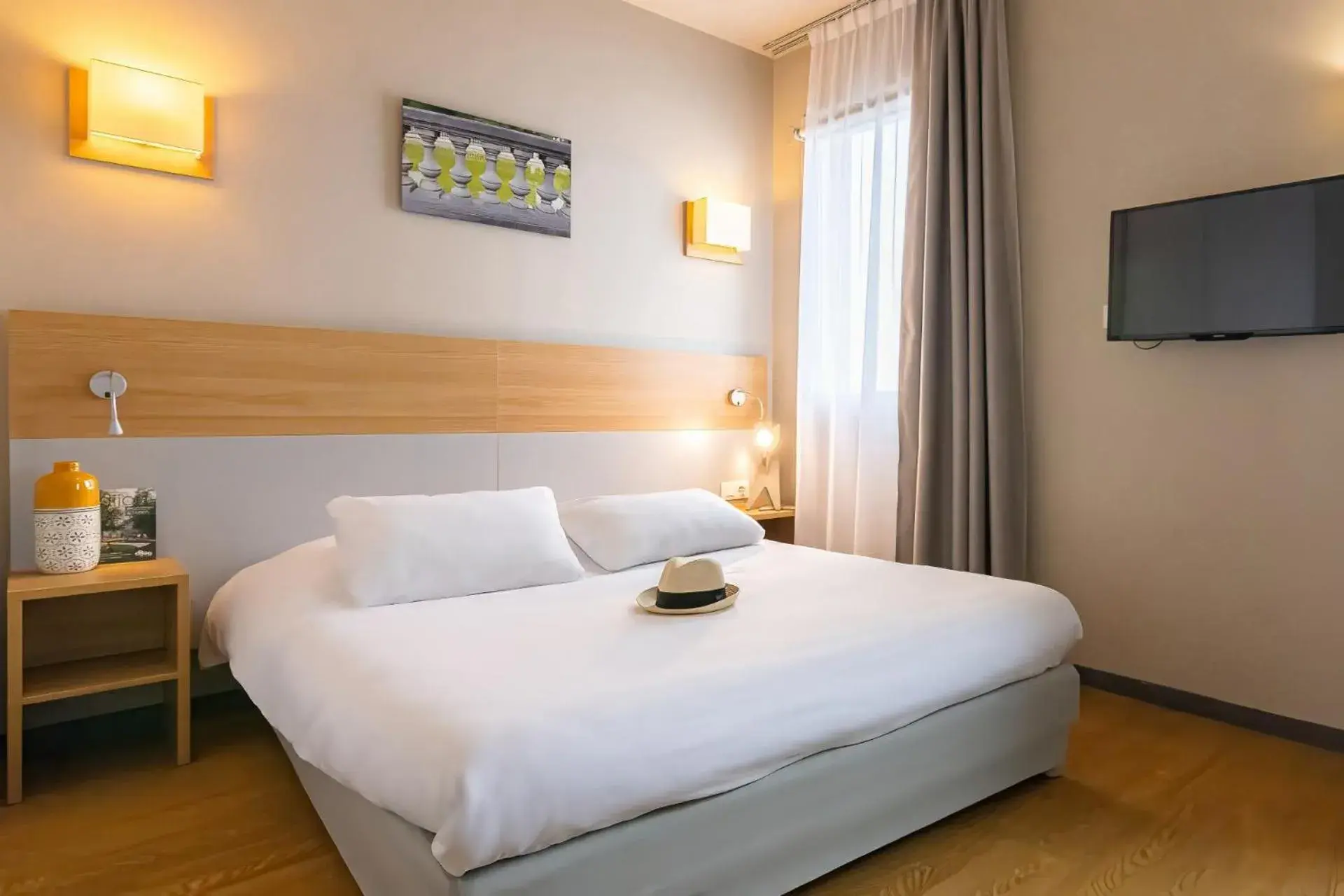 Bedroom, Bed in Aparthotel Adagio Access Dijon République Bedroom, Bed in Aparthotel Adagio Access Dijon République