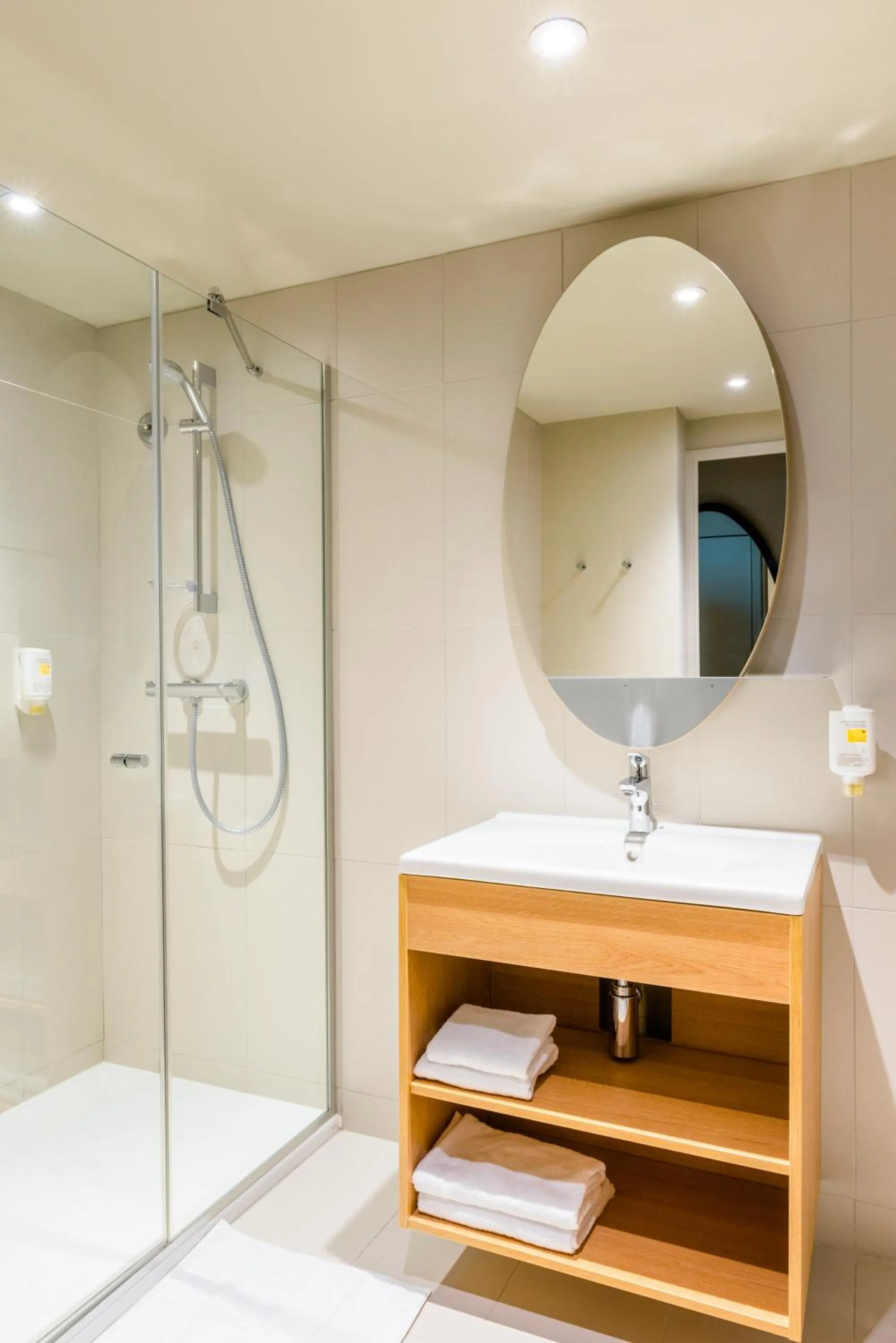 Bathroom in Aparthotel Adagio Access Dijon République