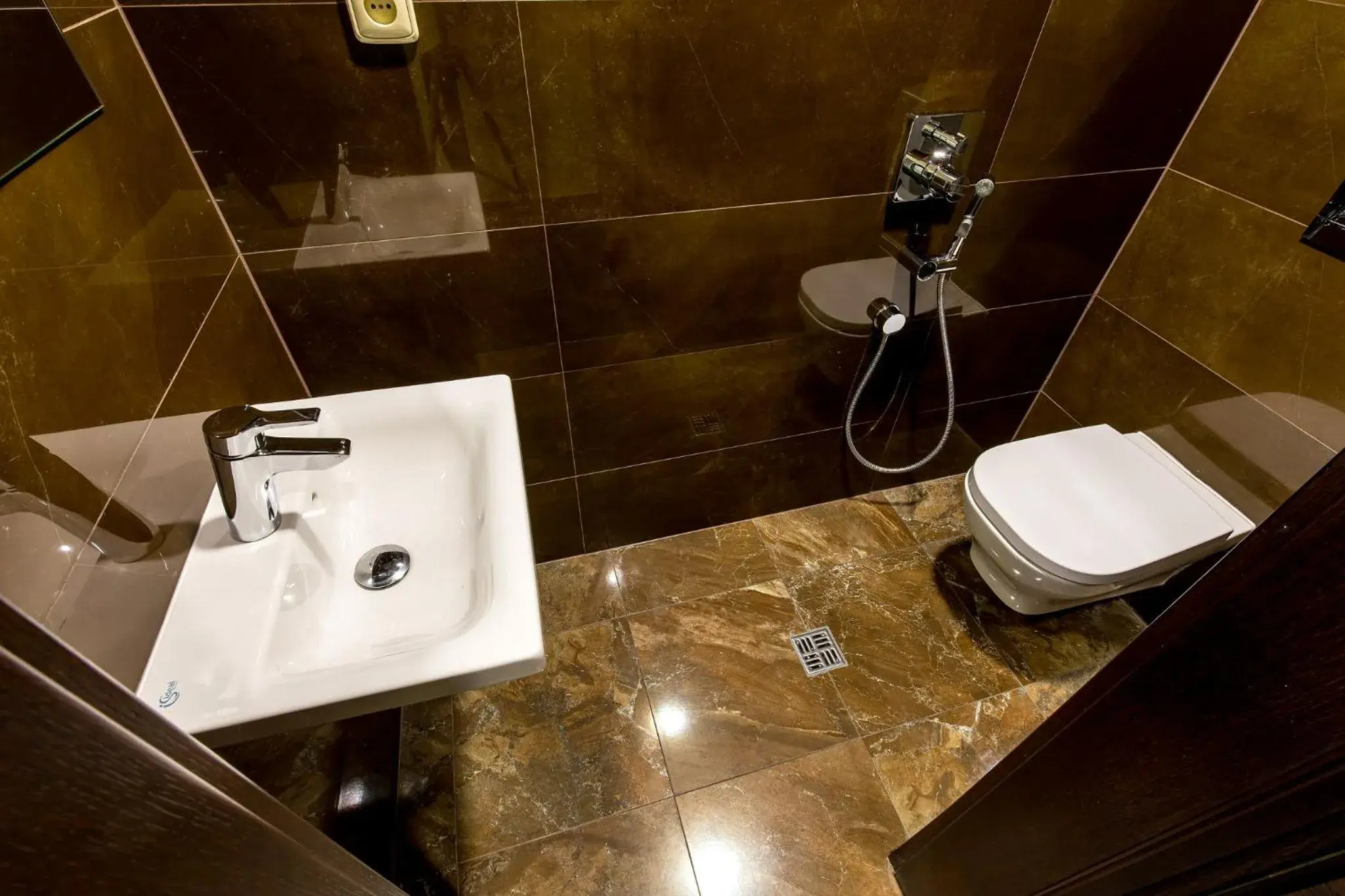 Three-Bedroom Apartment with Rooftop Terrace in Rezidence Fontána Three-Bedroom Apartment with Rooftop Terrace in Rezidence Fontána