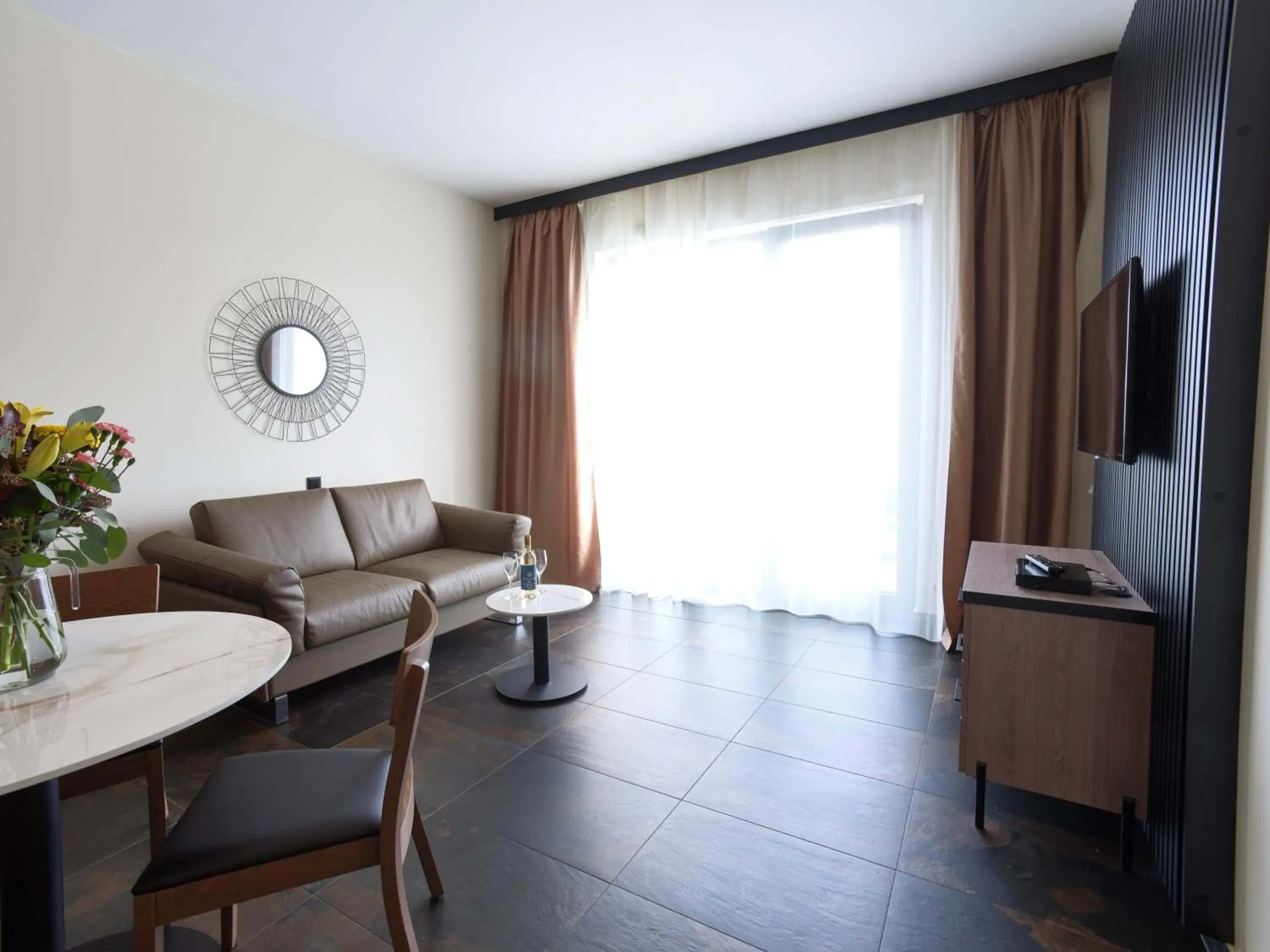 One-Bedroom Apartment with Balcony in Rezidence Fontána One-Bedroom Apartment with Balcony in Rezidence Fontána