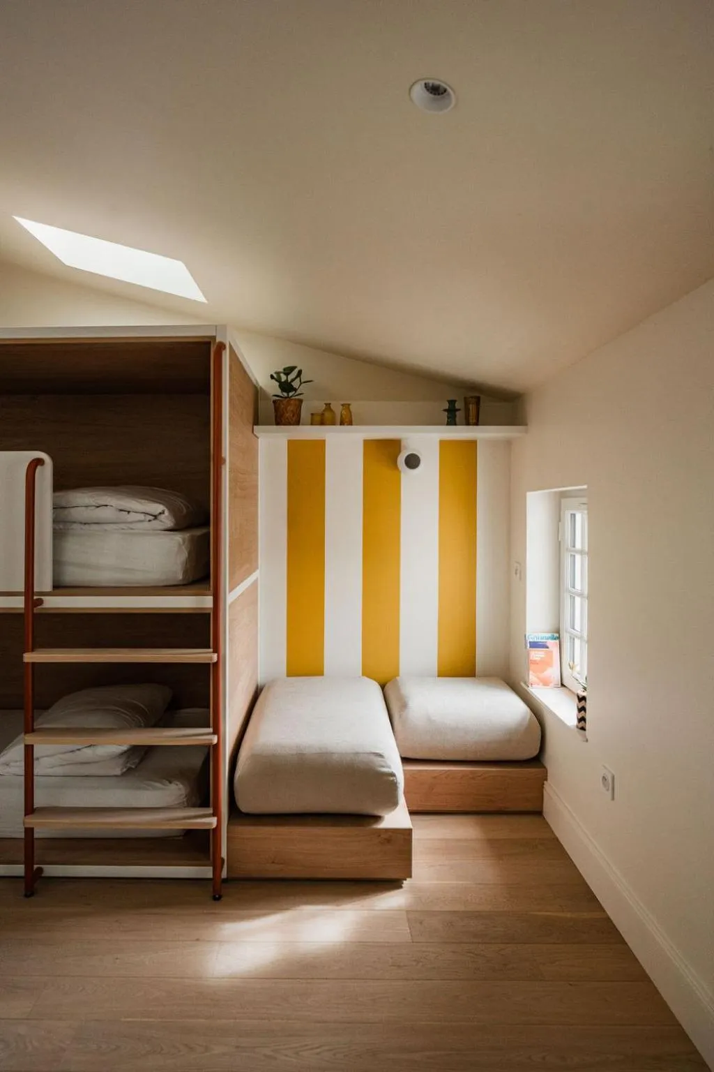 bunk bed, Bed in CENTRAL Hostel La Rochelle Centre