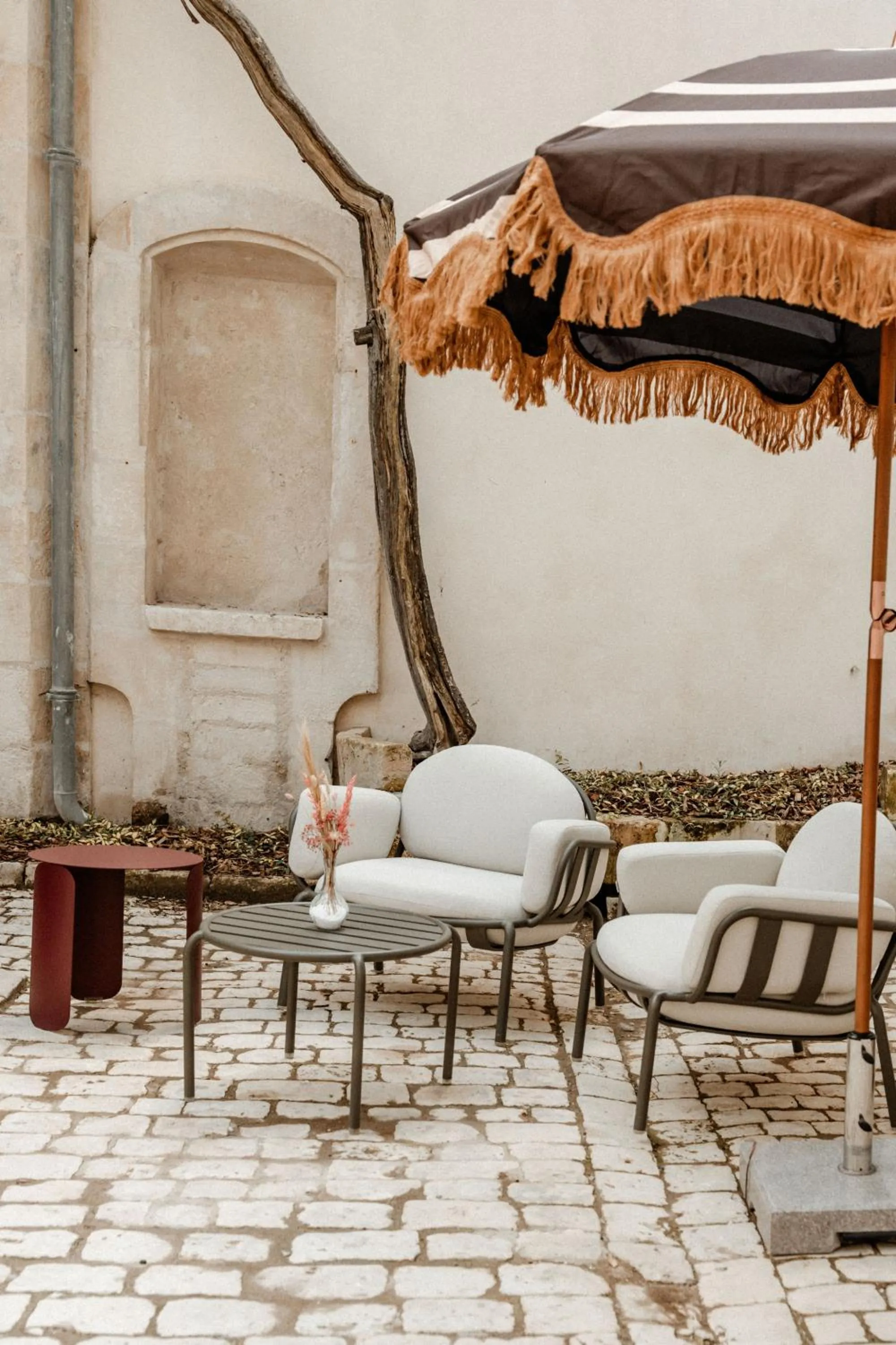 Patio in CENTRAL Hostel La Rochelle Centre