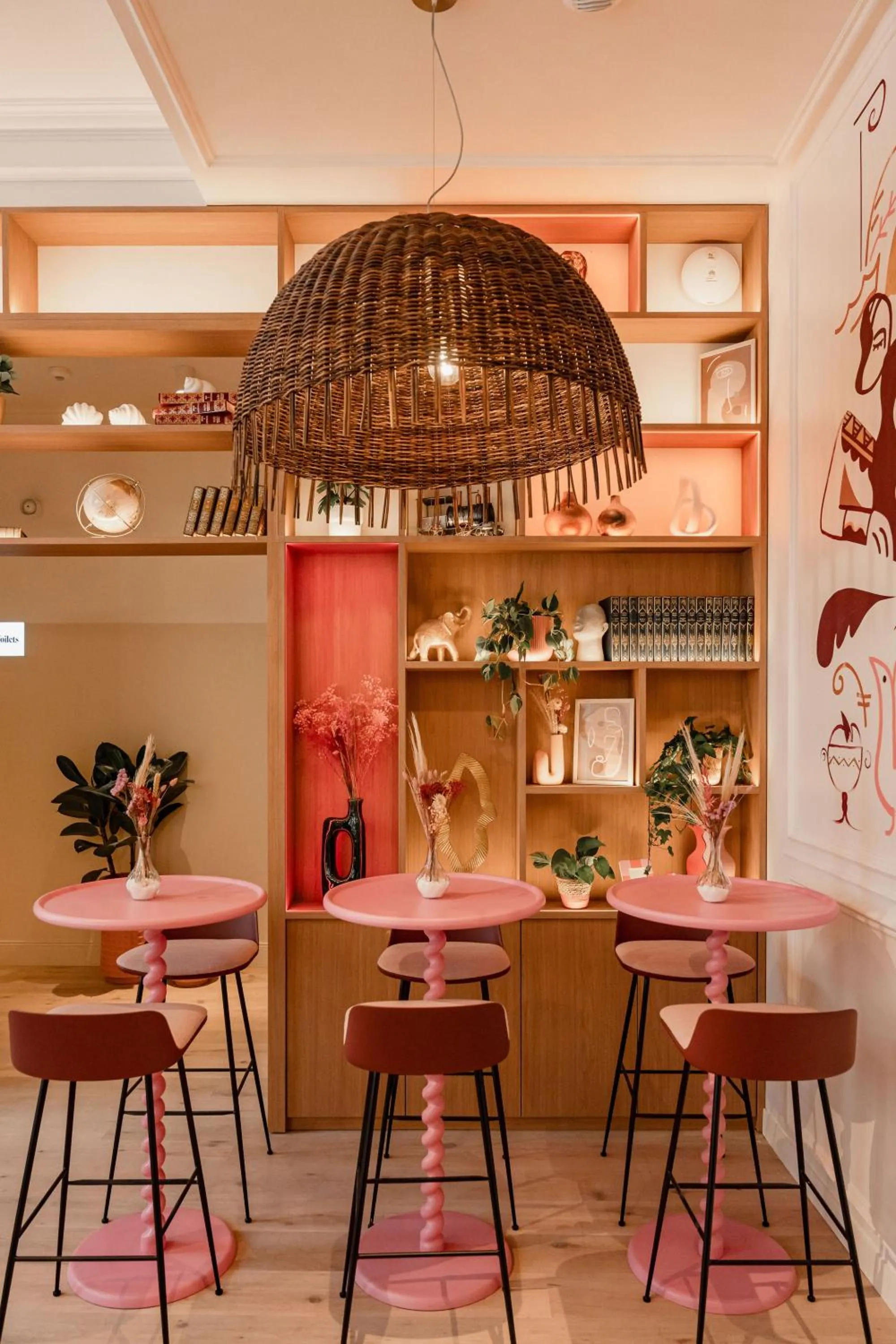 Restaurant/places to eat in CENTRAL Hostel La Rochelle Centre