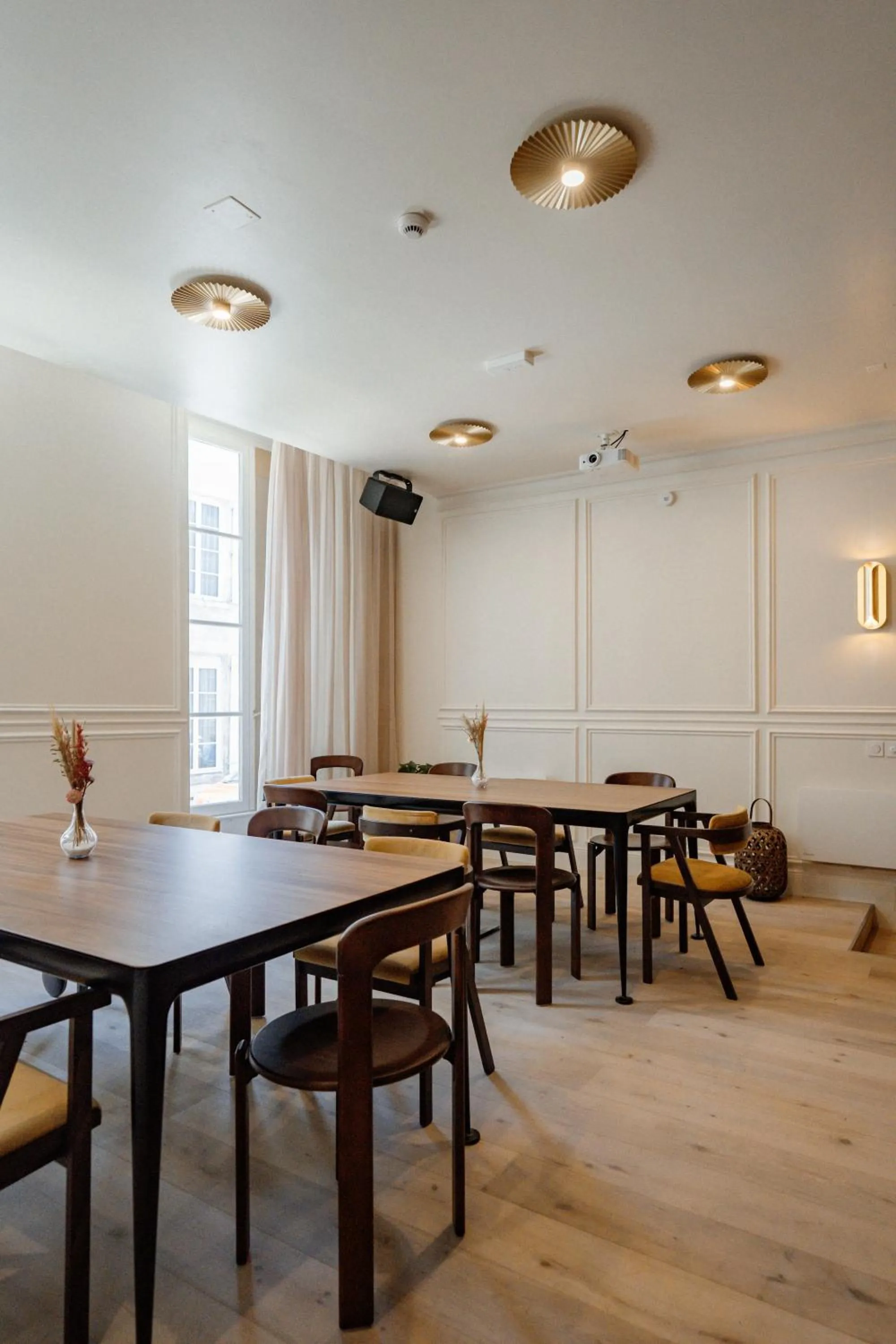 Meeting/conference room in CENTRAL Hostel La Rochelle Centre