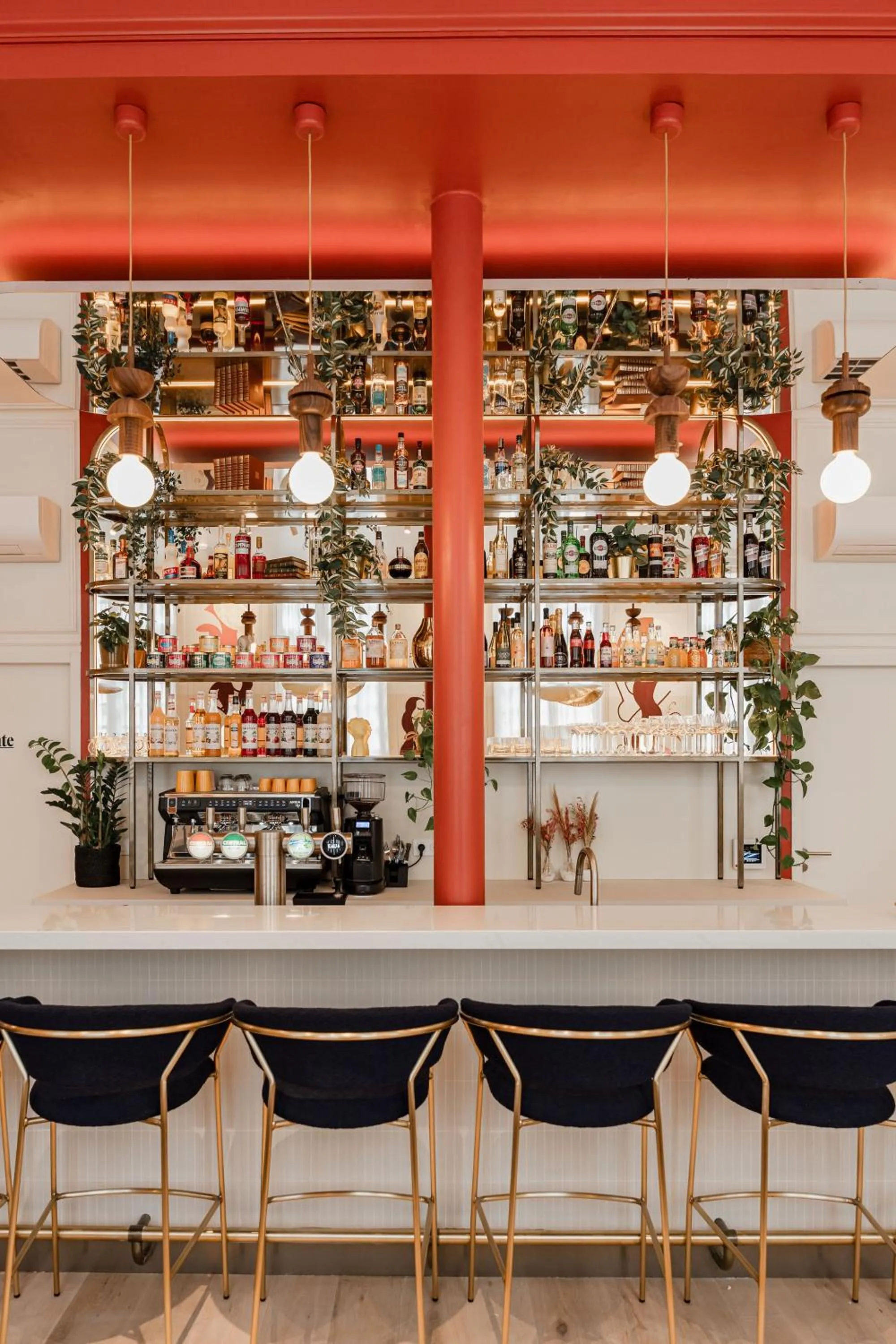 Restaurant/places to eat in CENTRAL Hostel La Rochelle Centre