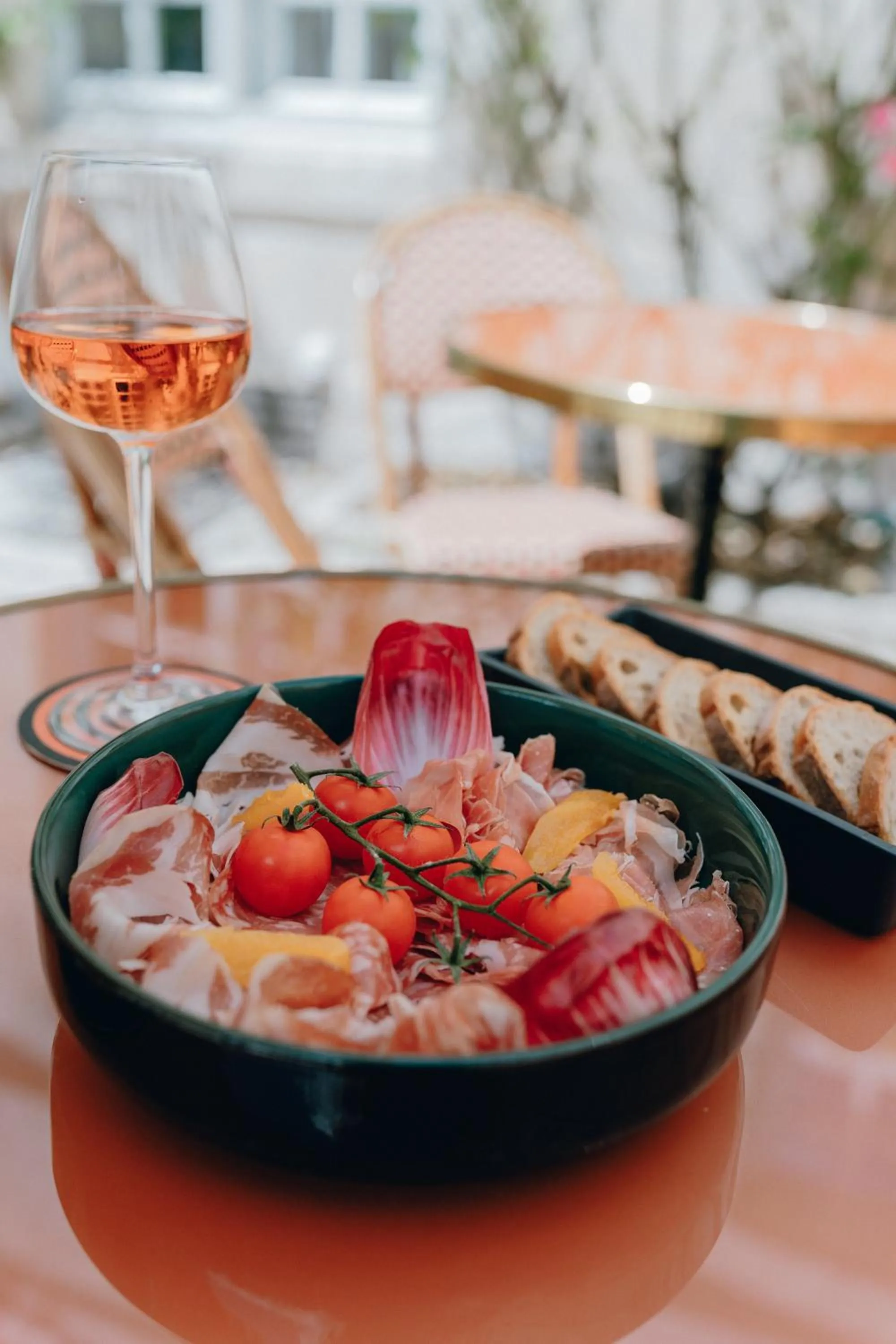 Restaurant/places to eat in CENTRAL Hostel La Rochelle Centre