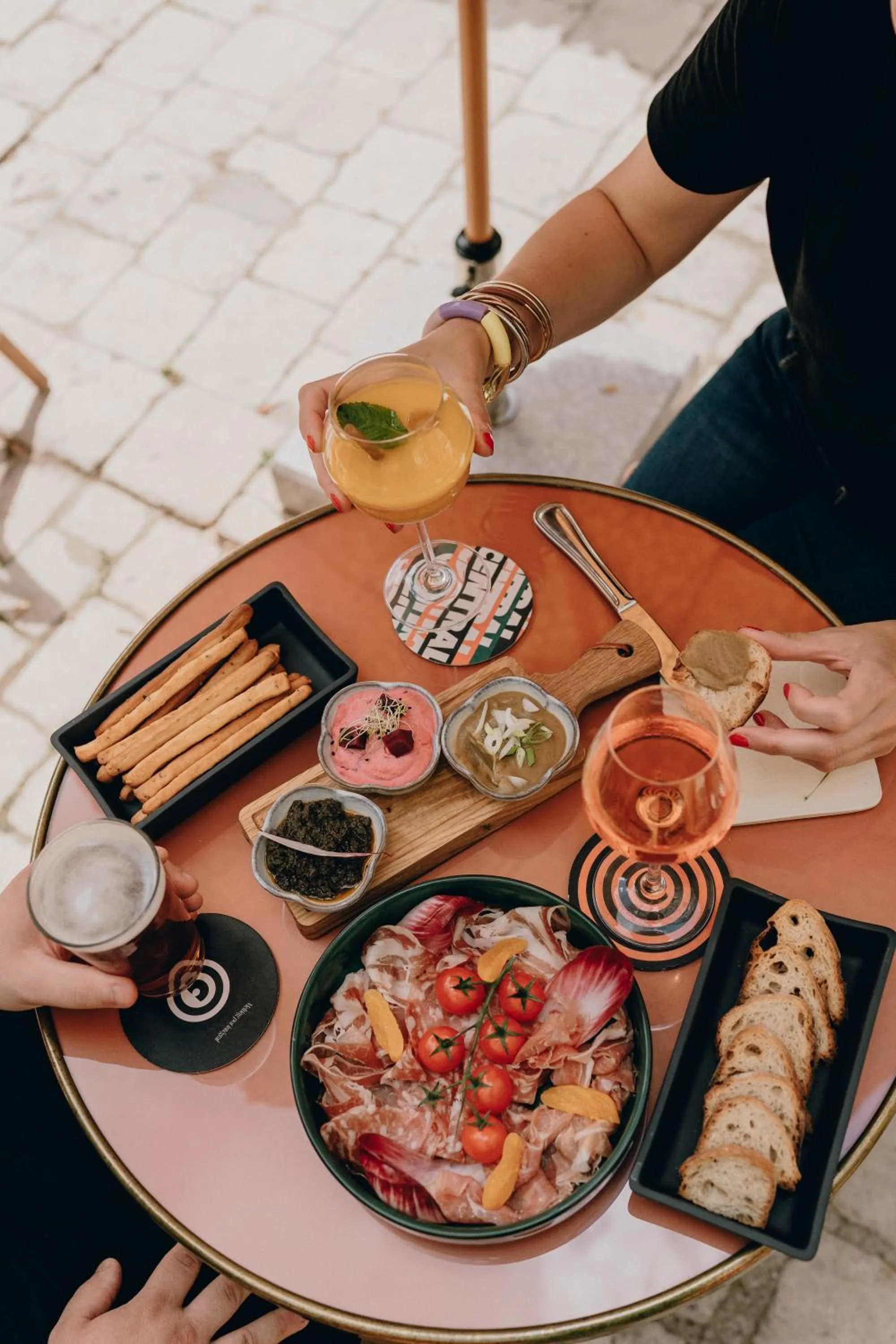 Patio in CENTRAL Hostel La Rochelle Centre