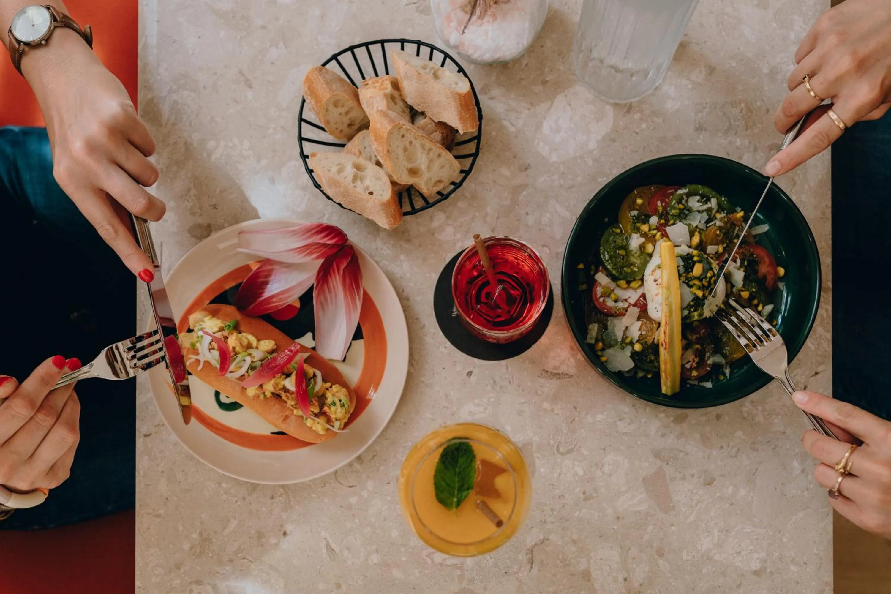 Restaurant/places to eat in CENTRAL Hostel La Rochelle Centre