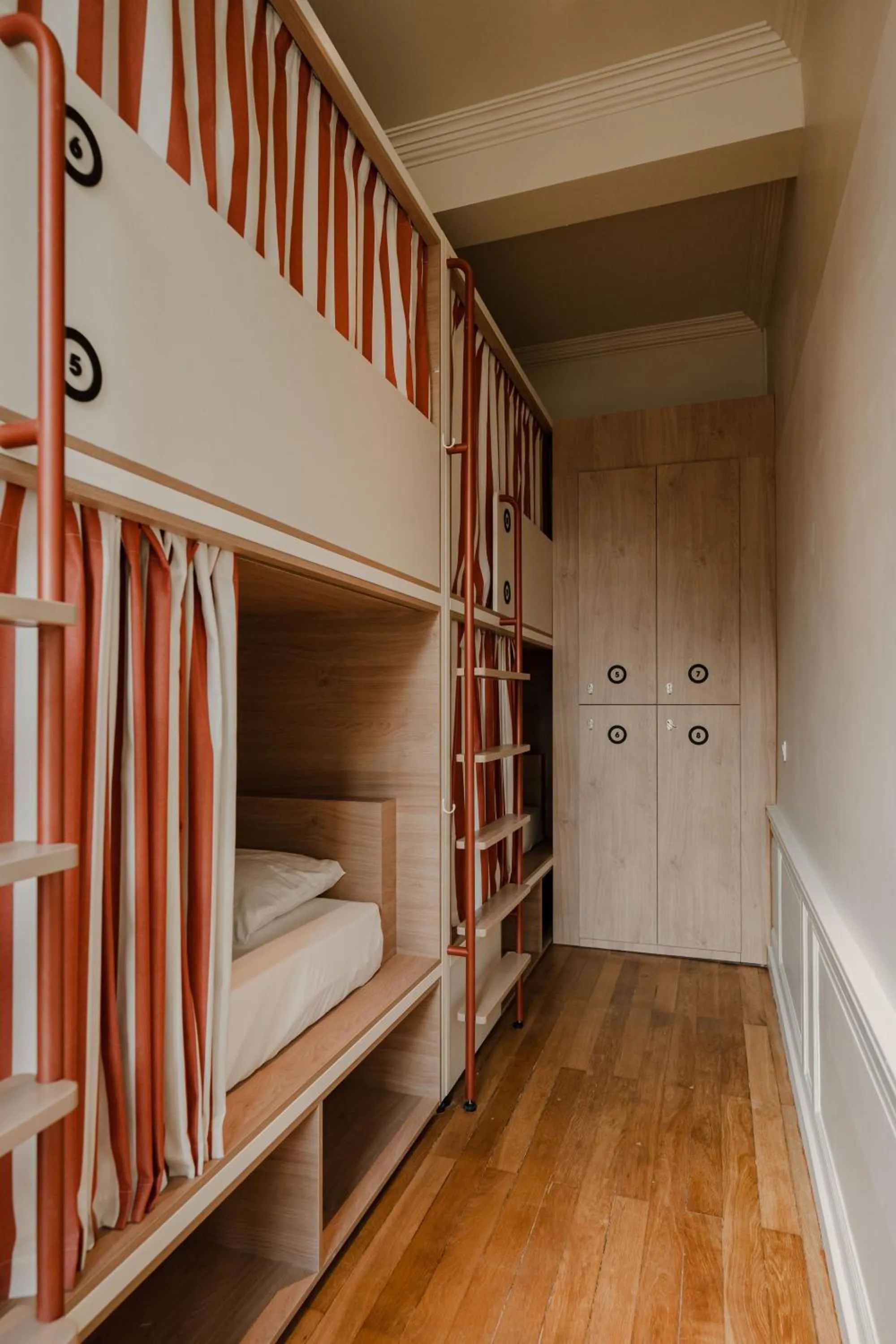 bunk bed, Bed in CENTRAL Hostel La Rochelle Centre