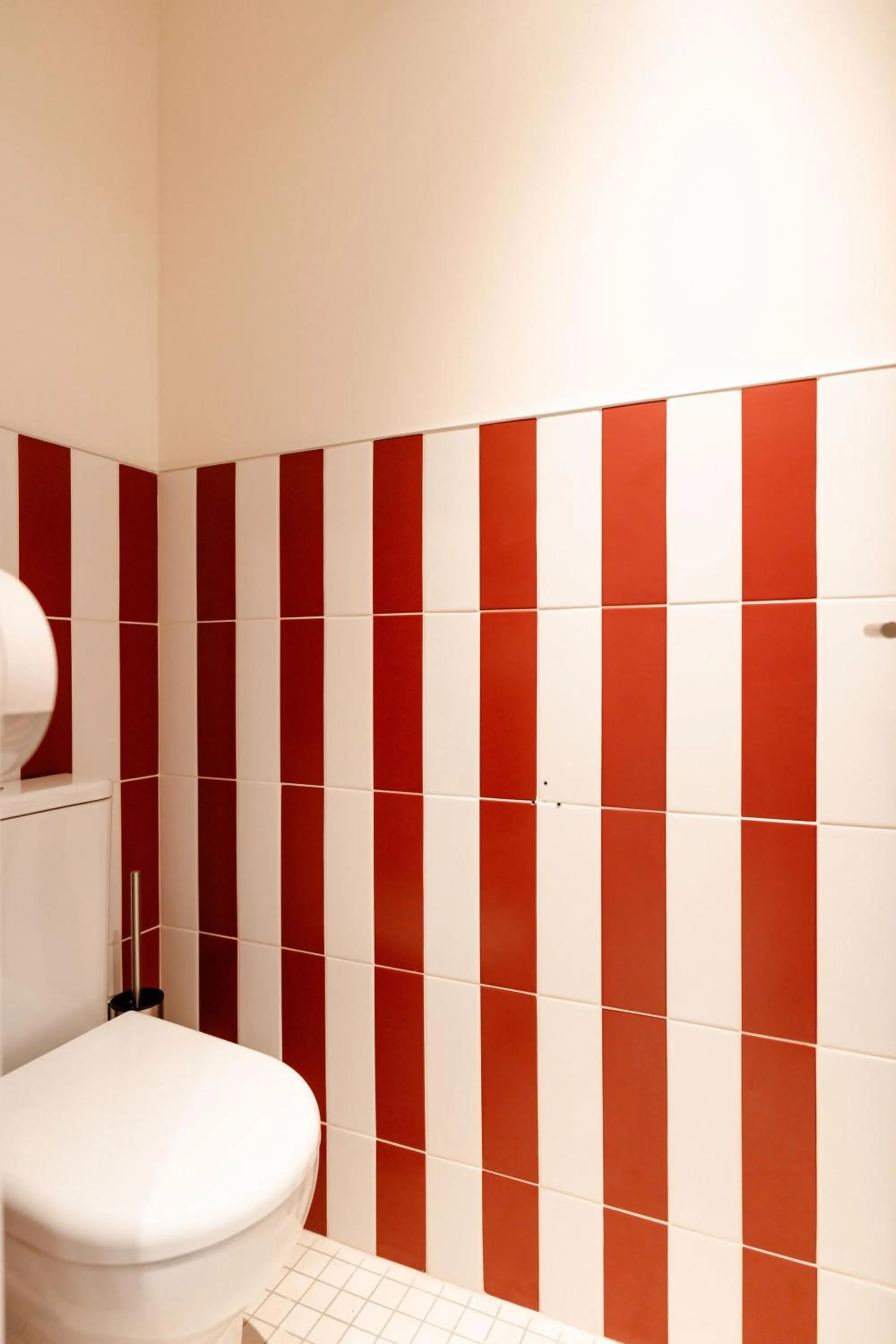 Toilet in CENTRAL Hostel La Rochelle Centre