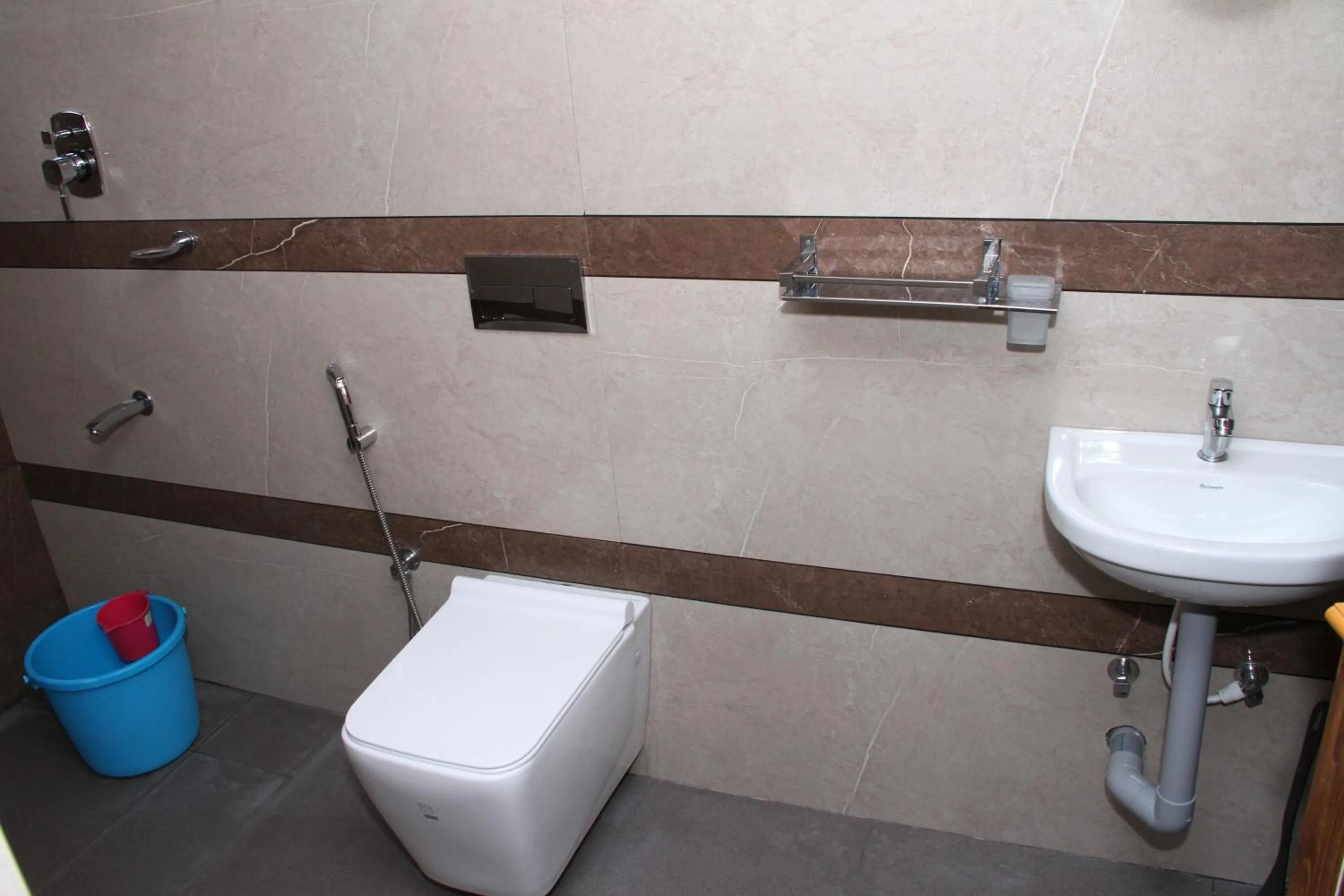 Toilet in Airy Homestay Ooty by Lexstays