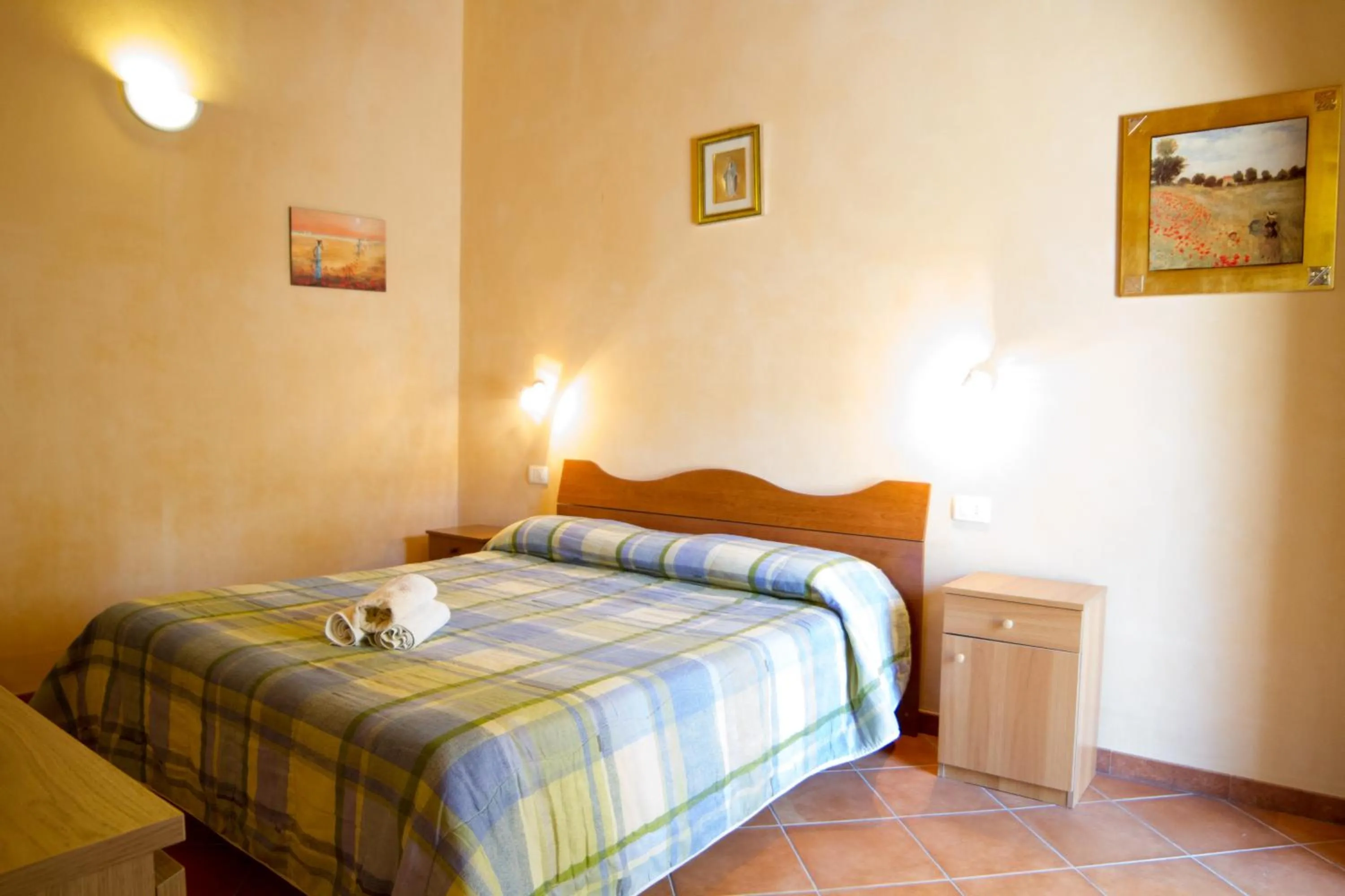 Property building, Bed in Agriturismoeloropizzuta
