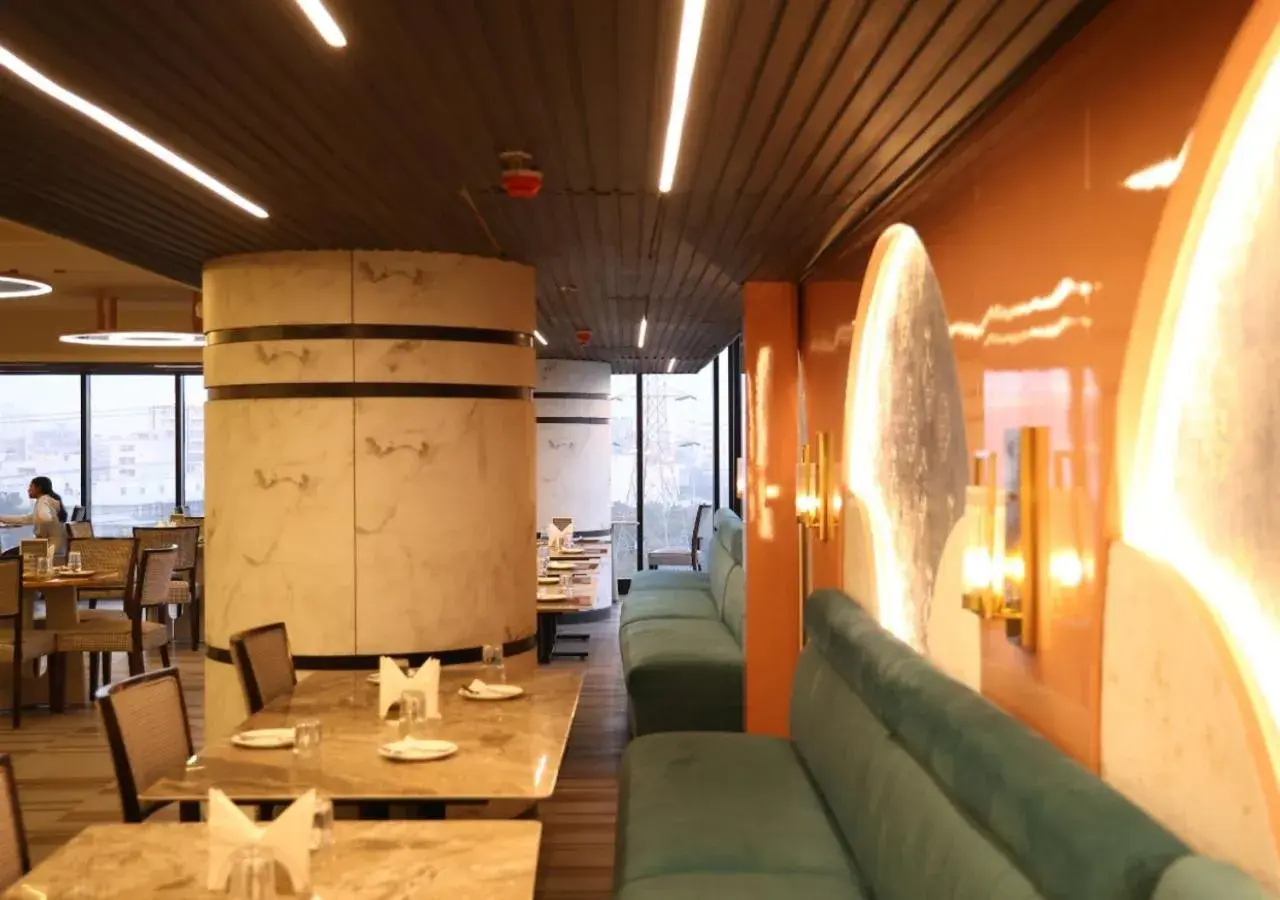 Restaurant/places to eat in All Starr Club Restaurant/places to eat in All Starr Club