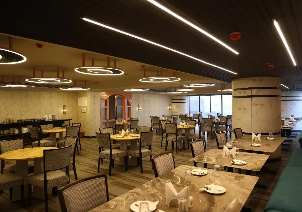 Restaurant/places to eat in All Starr Club Restaurant/places to eat in All Starr Club