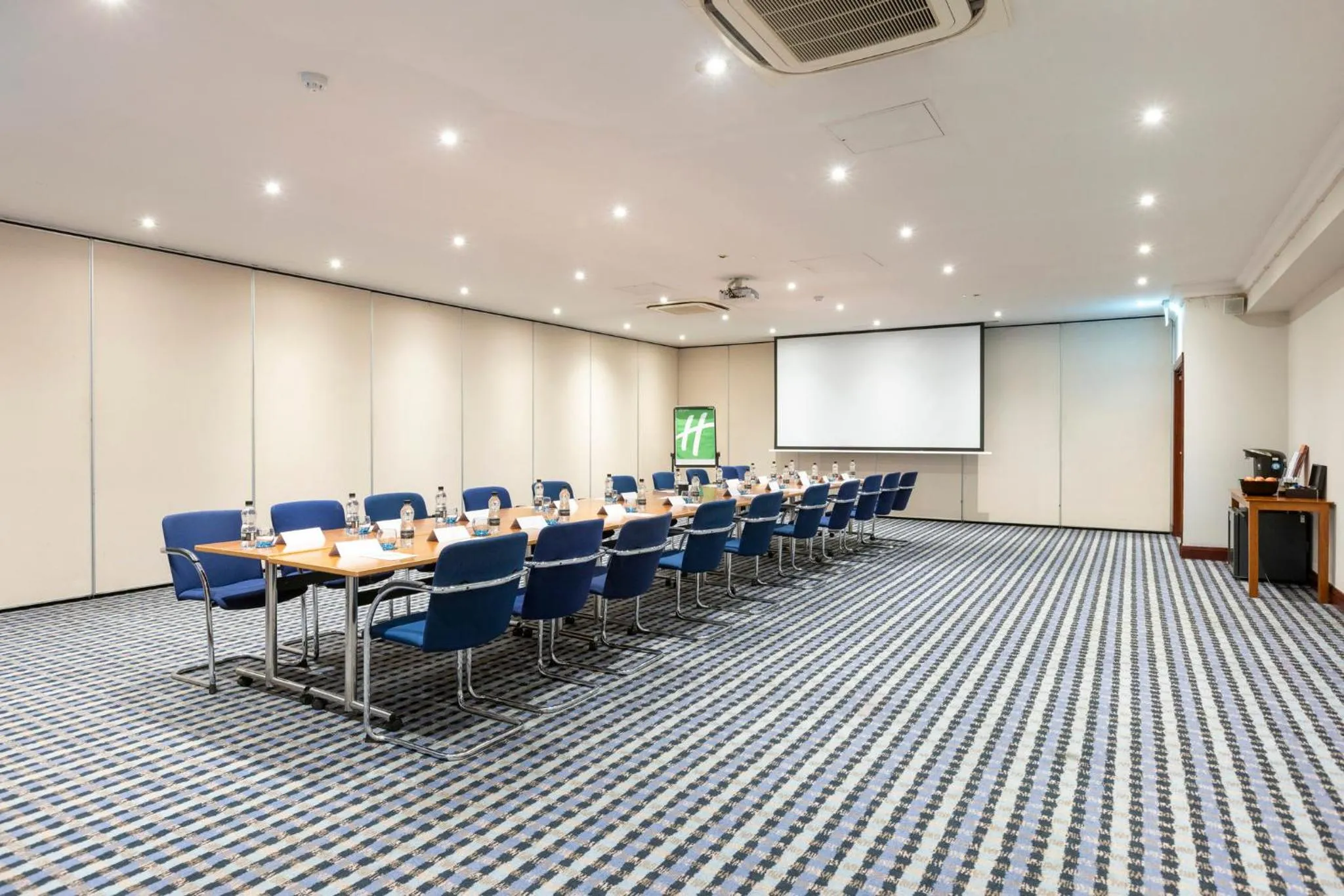 Meeting/conference room in Holiday Inn - Glasgow Airport by IHG