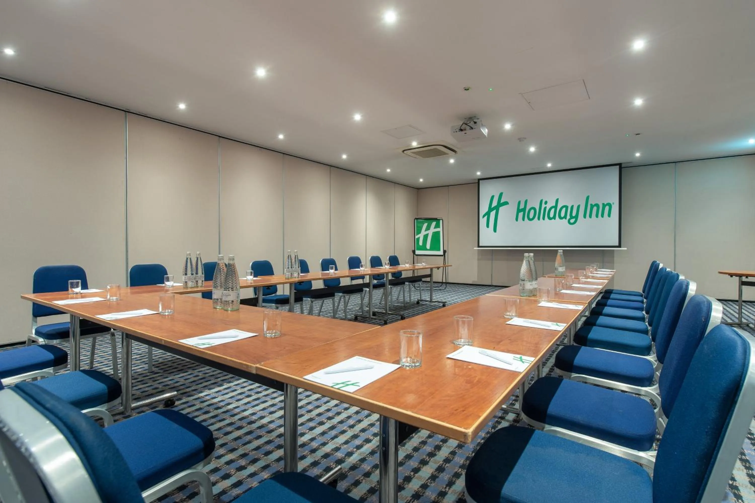 Meeting/conference room in Holiday Inn - Glasgow Airport by IHG