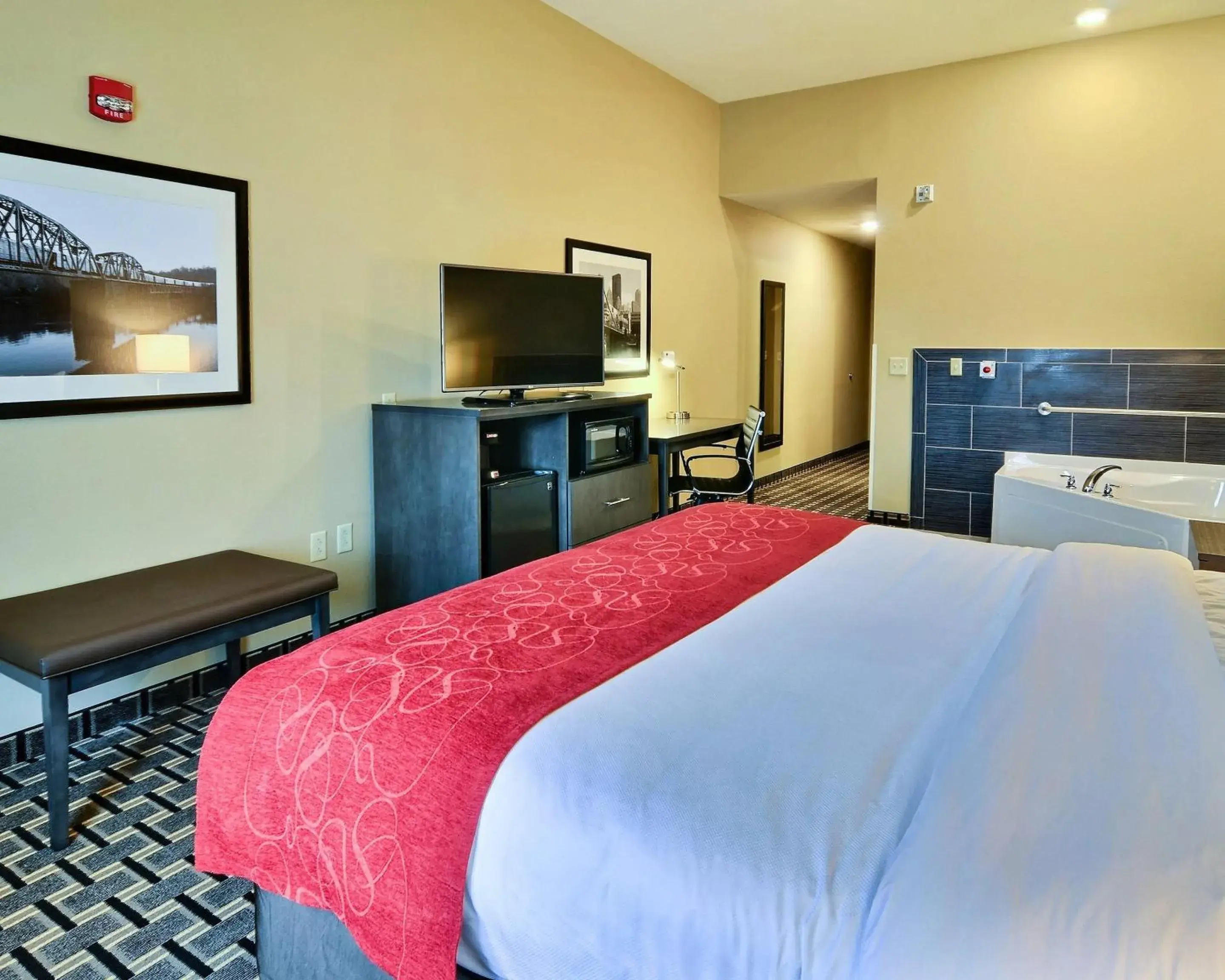 Bedroom, Bed in Comfort Suites Uniontown Bedroom, Bed in Comfort Suites Uniontown
