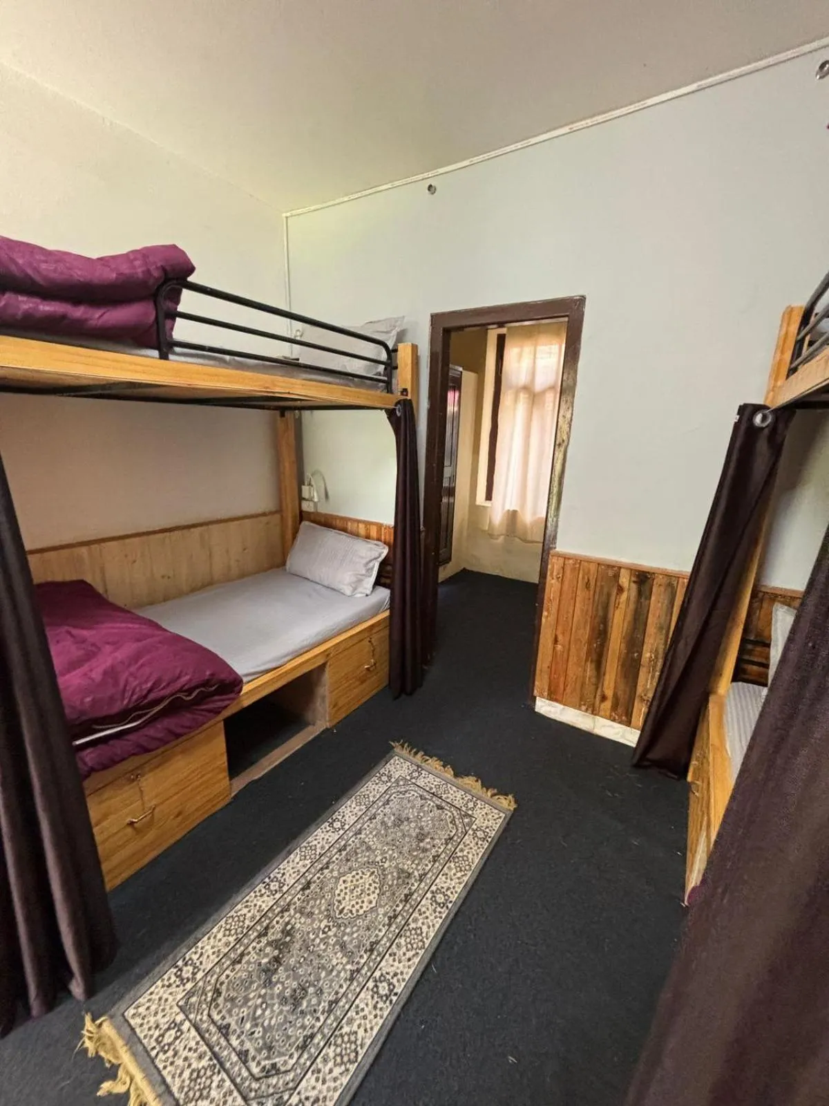 Bedroom, Bed in Beholden Stay And Cafe - A Luxury Boutique Hotel In Manali