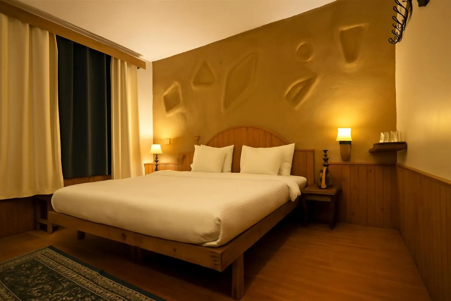 Bed in Beholden Stay And Cafe - A Luxury Boutique Hotel In Manali
