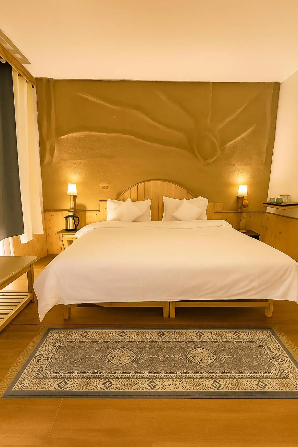 Bedroom, Bed in Beholden Stay And Cafe - A Luxury Boutique Hotel In Manali