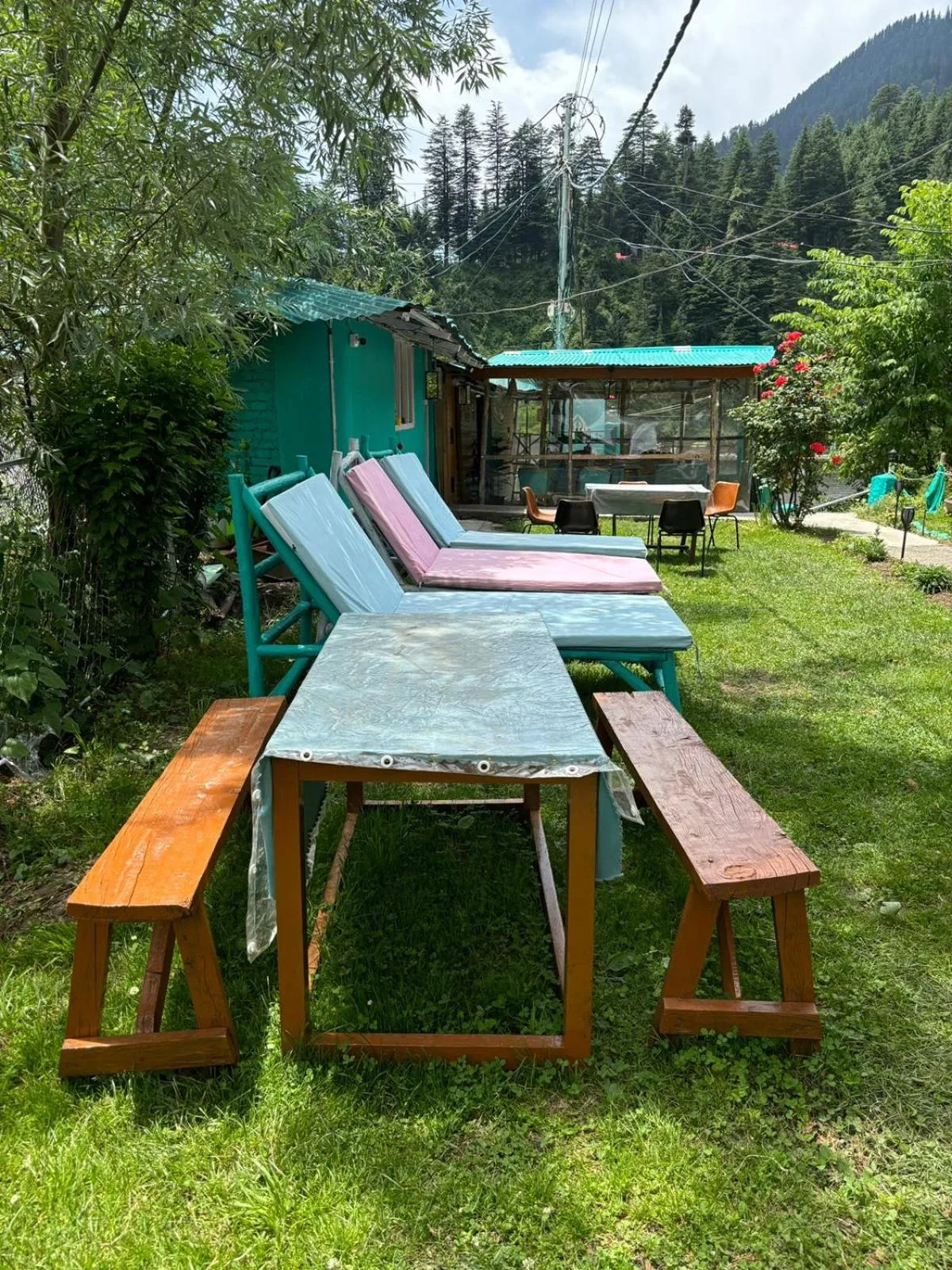 Garden in Beholden Stay And Cafe - A Luxury Boutique Hotel In Manali