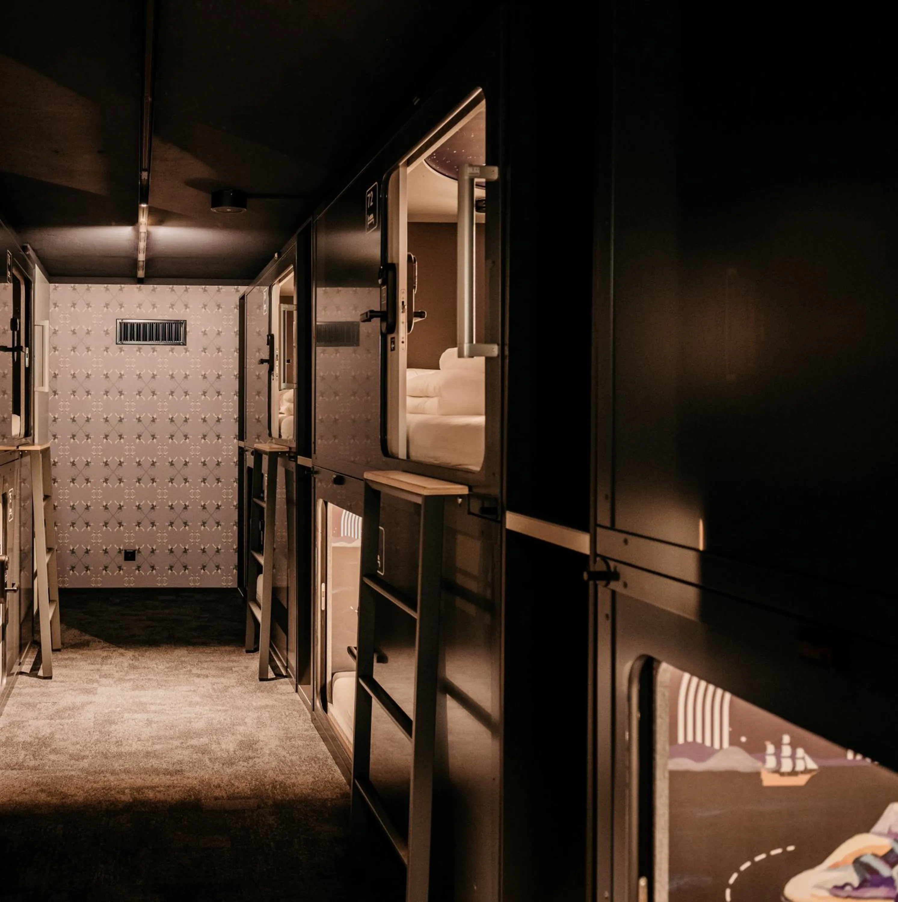 Capsule Hotel - Lucerne Old Town