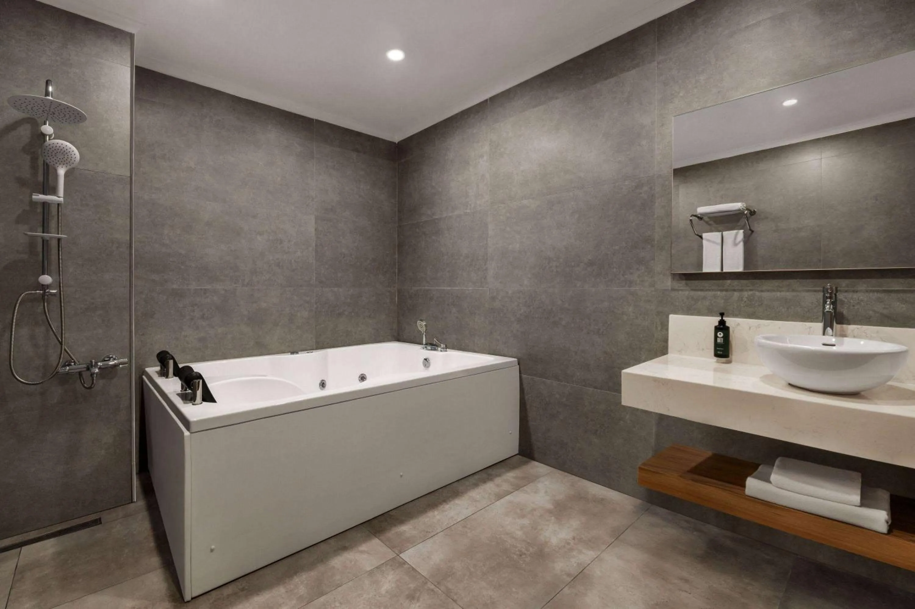 TV and multimedia in Ramada by Wyndham Karacabey